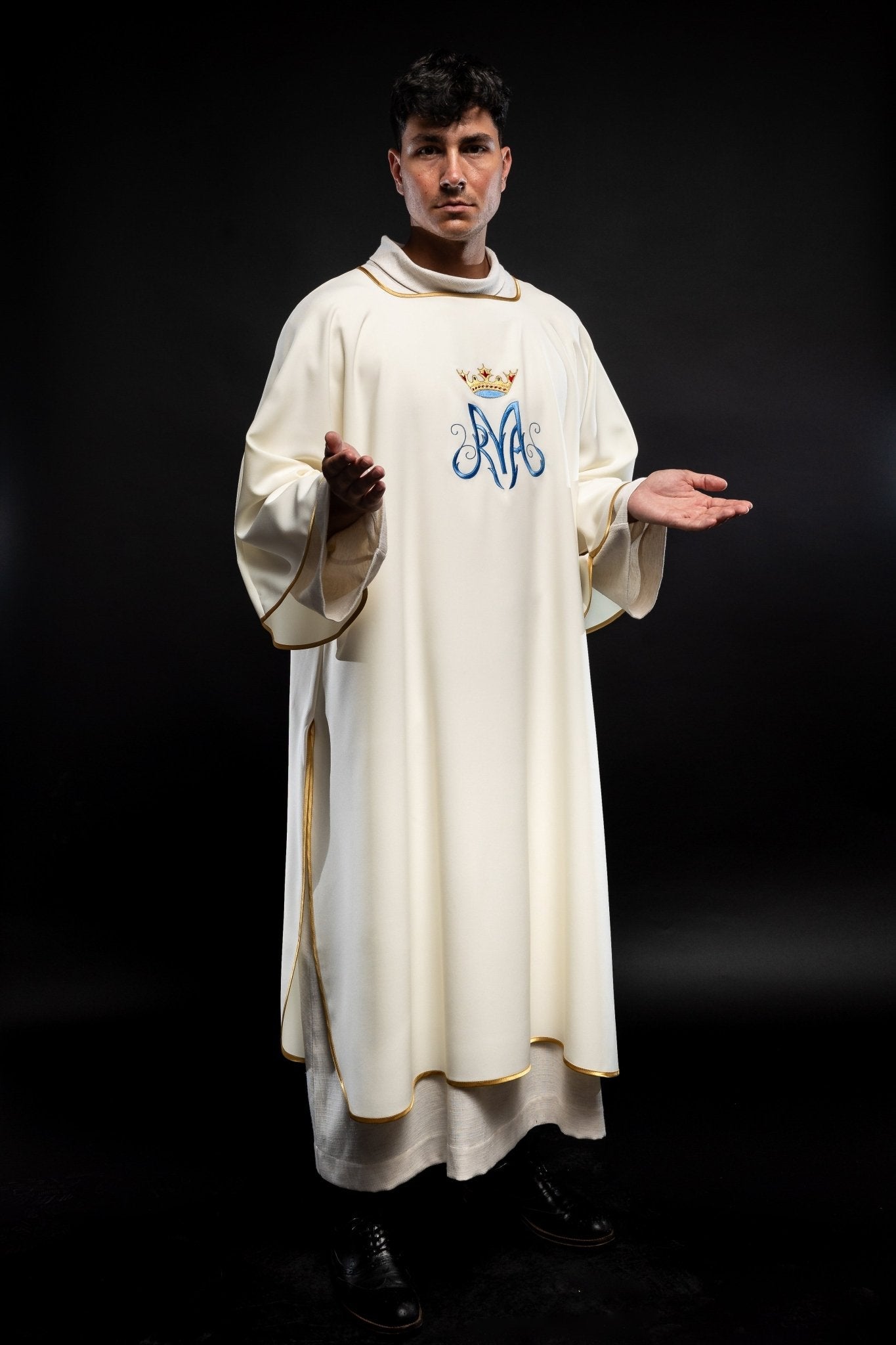 Dalmatic with Mary Motif Embroidery KDL/216/05/12/D - HAFTINAUSA.COM