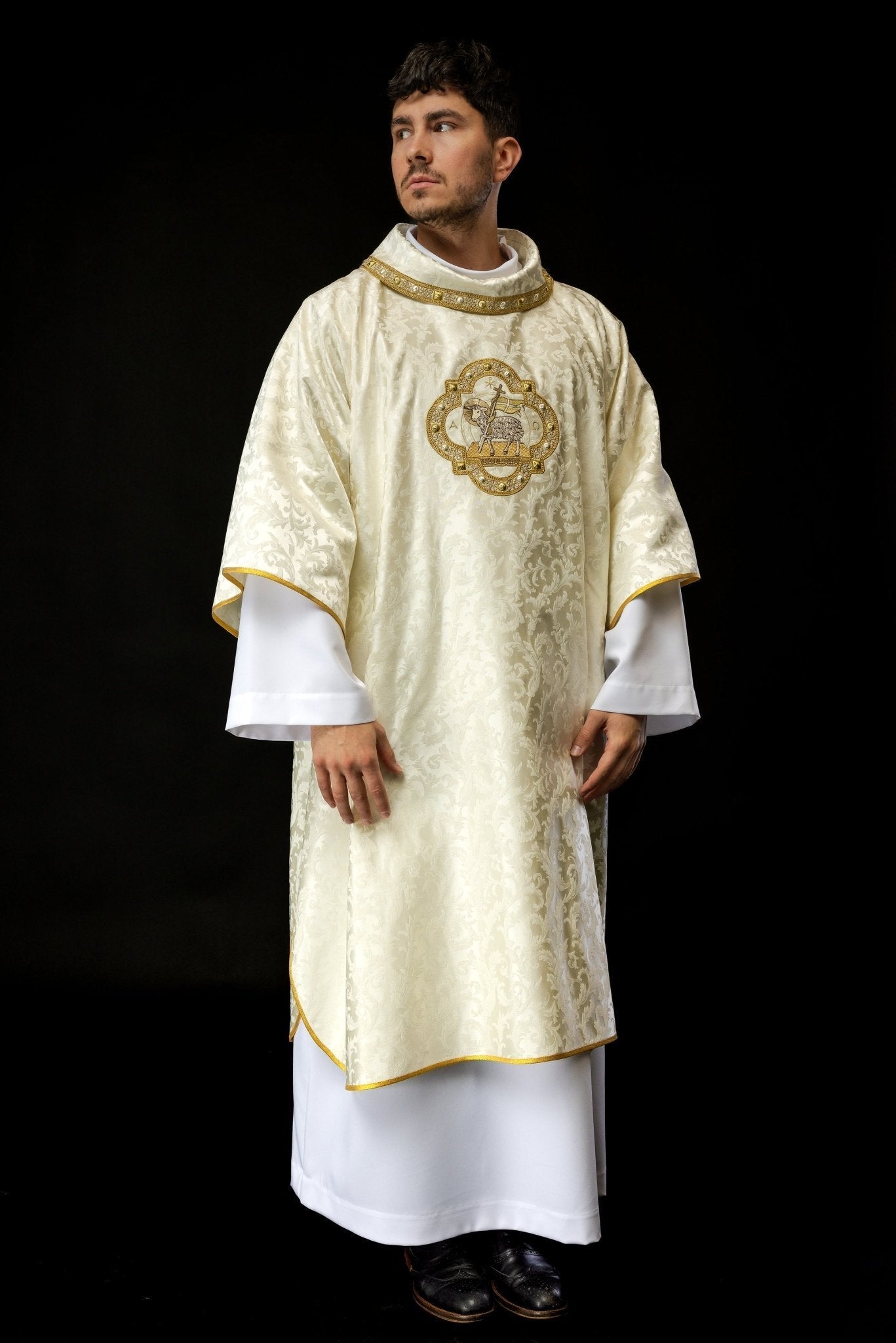 Dalmatic with the Easter Lamb made of decorative fabric S - 1072 - 05 - 88 - D - HAFTINAUSA.COM