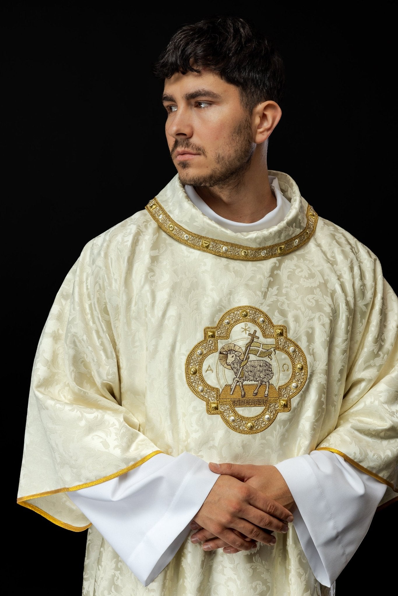 Dalmatic with the Easter Lamb made of decorative fabric S - 1072 - 05 - 88 - D - HAFTINAUSA.COM