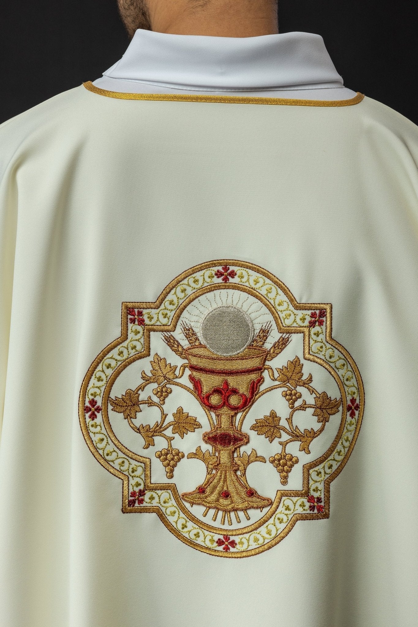 Deacons dalmatic with the Sacred Heart of Jesus and Eucharistic Chalice embroidery KDL/118/05/01/D - HAFTINAUSA.COM