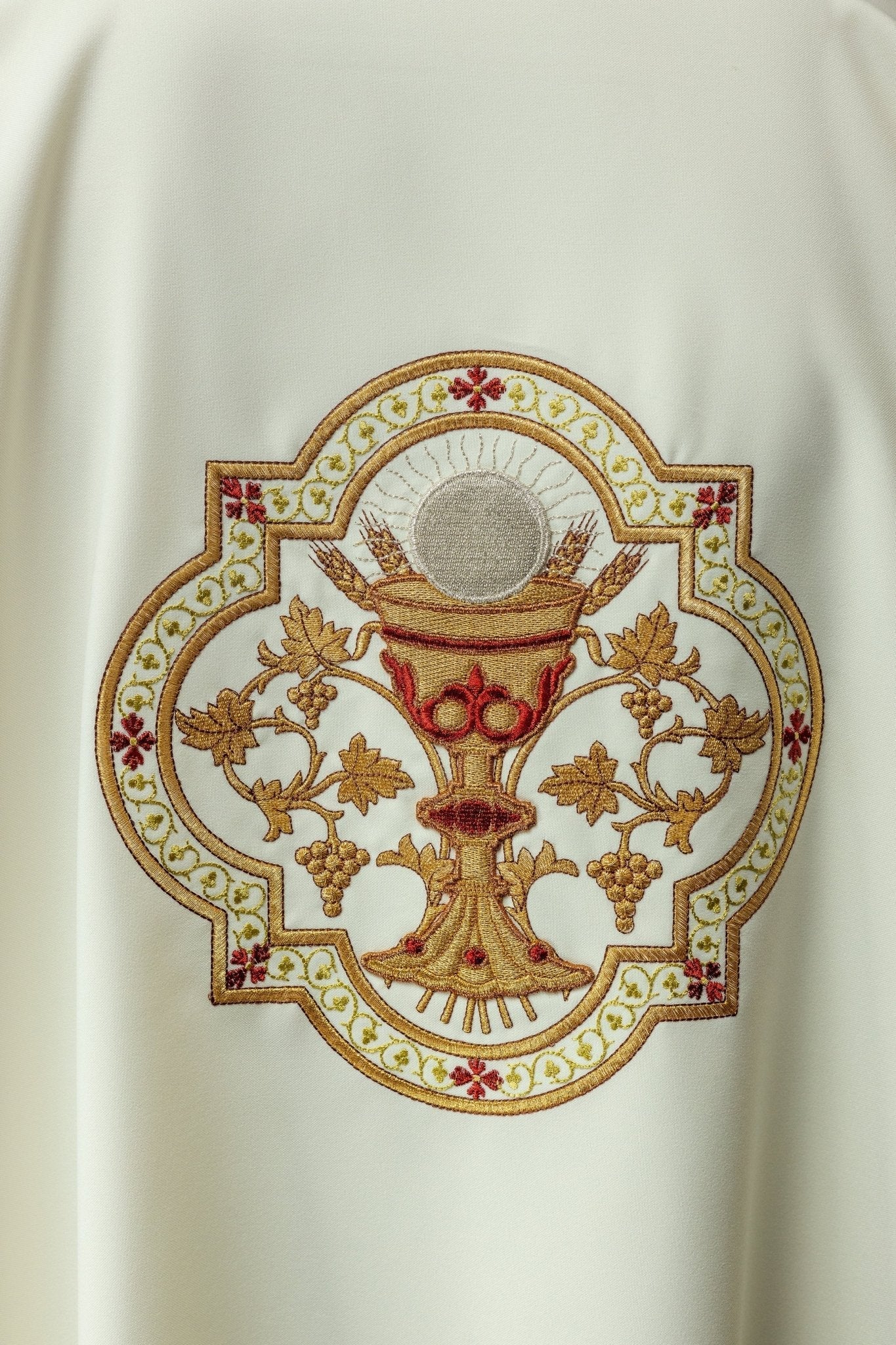 Deacons dalmatic with the Sacred Heart of Jesus and Eucharistic Chalice embroidery KDL/118/05/01/D - HAFTINAUSA.COM