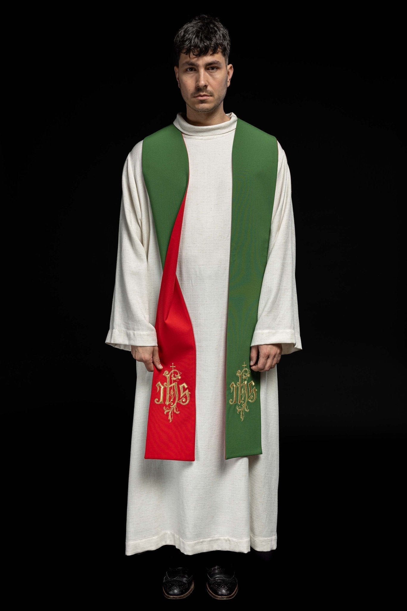 Double - sided IHS embroidered stole in green and red KST/053/01 - 02/01 ZIELONY - CZERWONY - HAFTINAUSA.COM