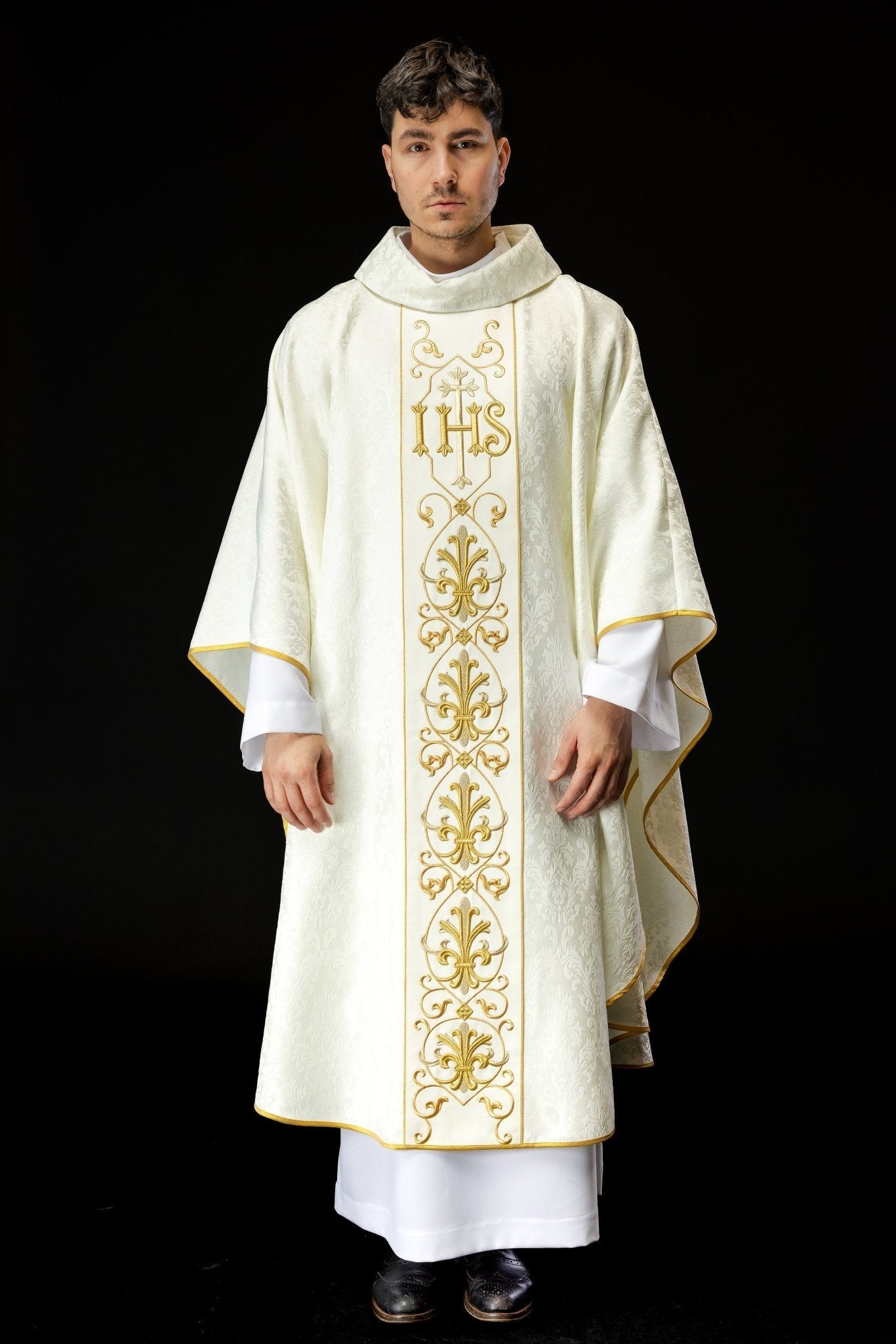 Ecru chasuble made of jaquard texture KOR/268/05/67 - HAFTINAUSA.COM