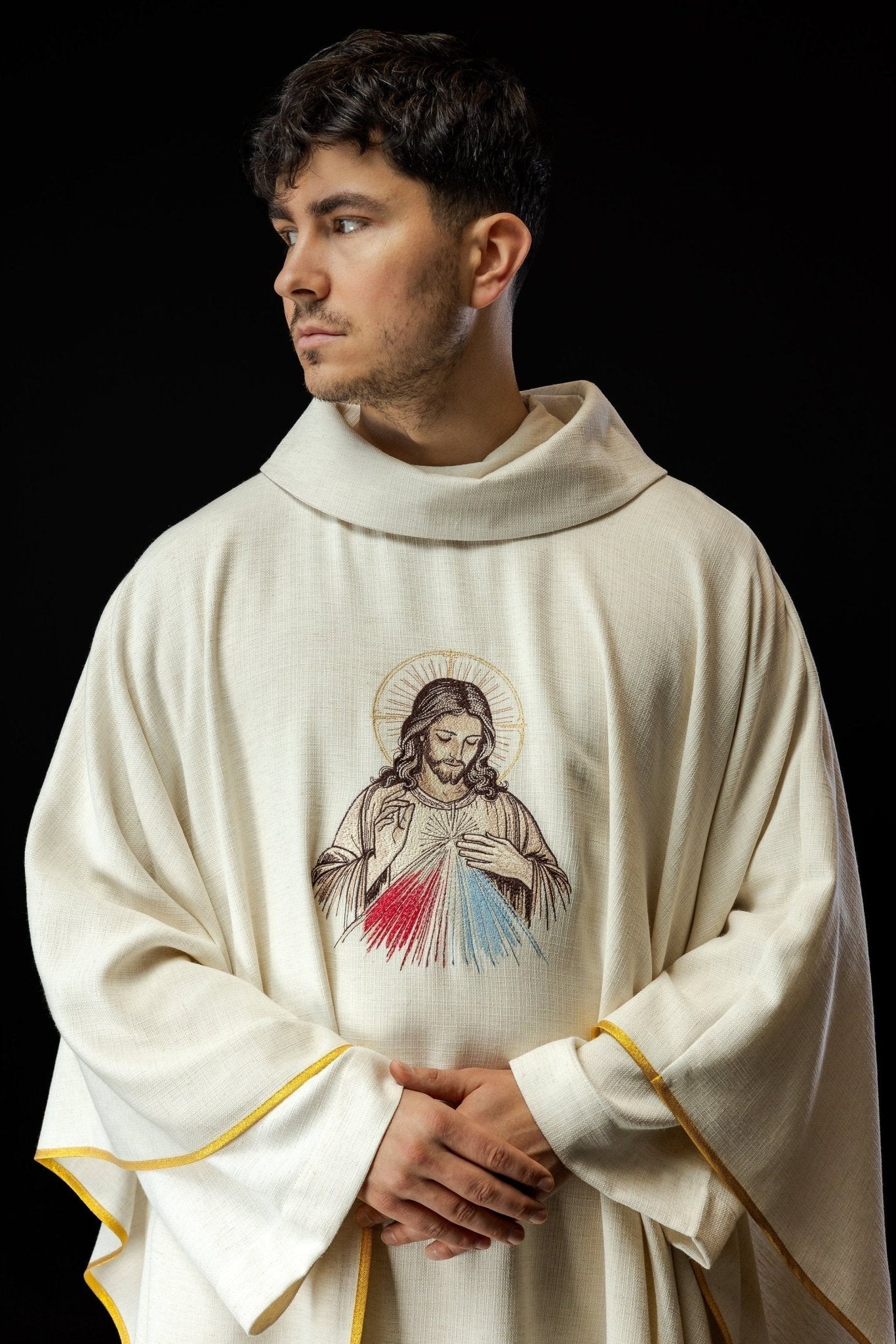 Ecru chasuble with image of Divine Mercy KOW2/031/05/49 - HAFTINAUSA.COM