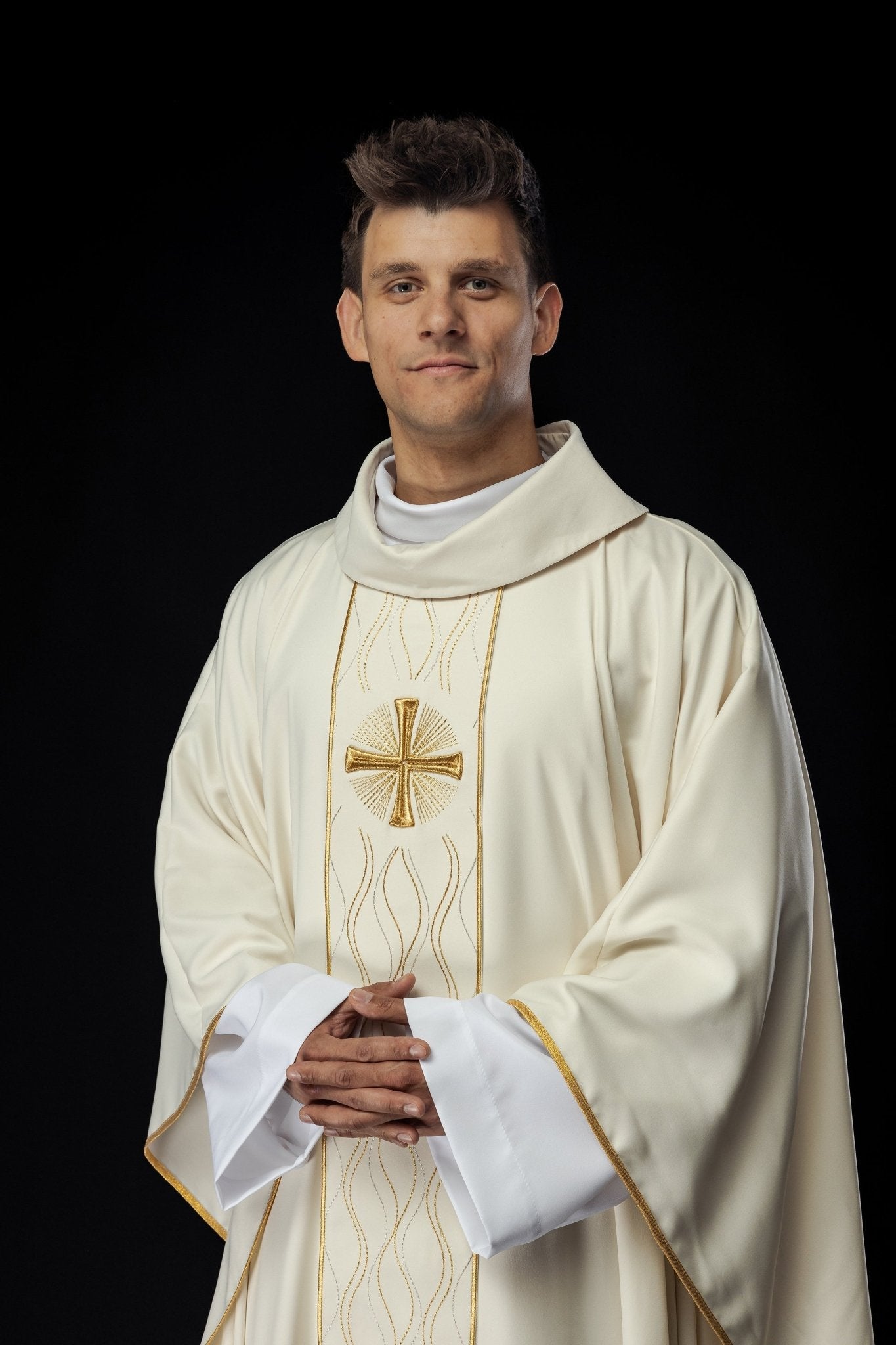 Ecru embroidered chasuble with cross KOR/277/05/53 - HAFTINAUSA.COM