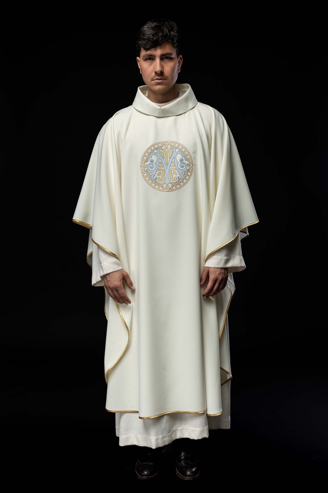 Ecru embroidered chasuble with Marian motif KOR/275/05/12 ECRU - HAFTINAUSA.COM