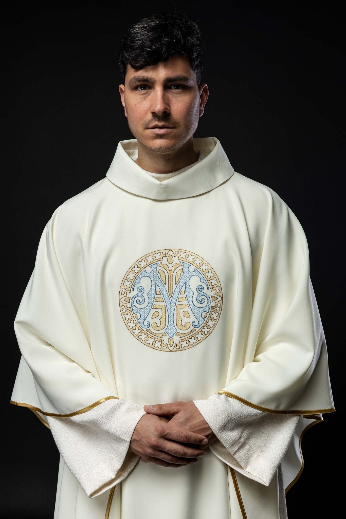 Ecru embroidered chasuble with Marian motif KOR/275/05/12 ECRU - HAFTINAUSA.COM