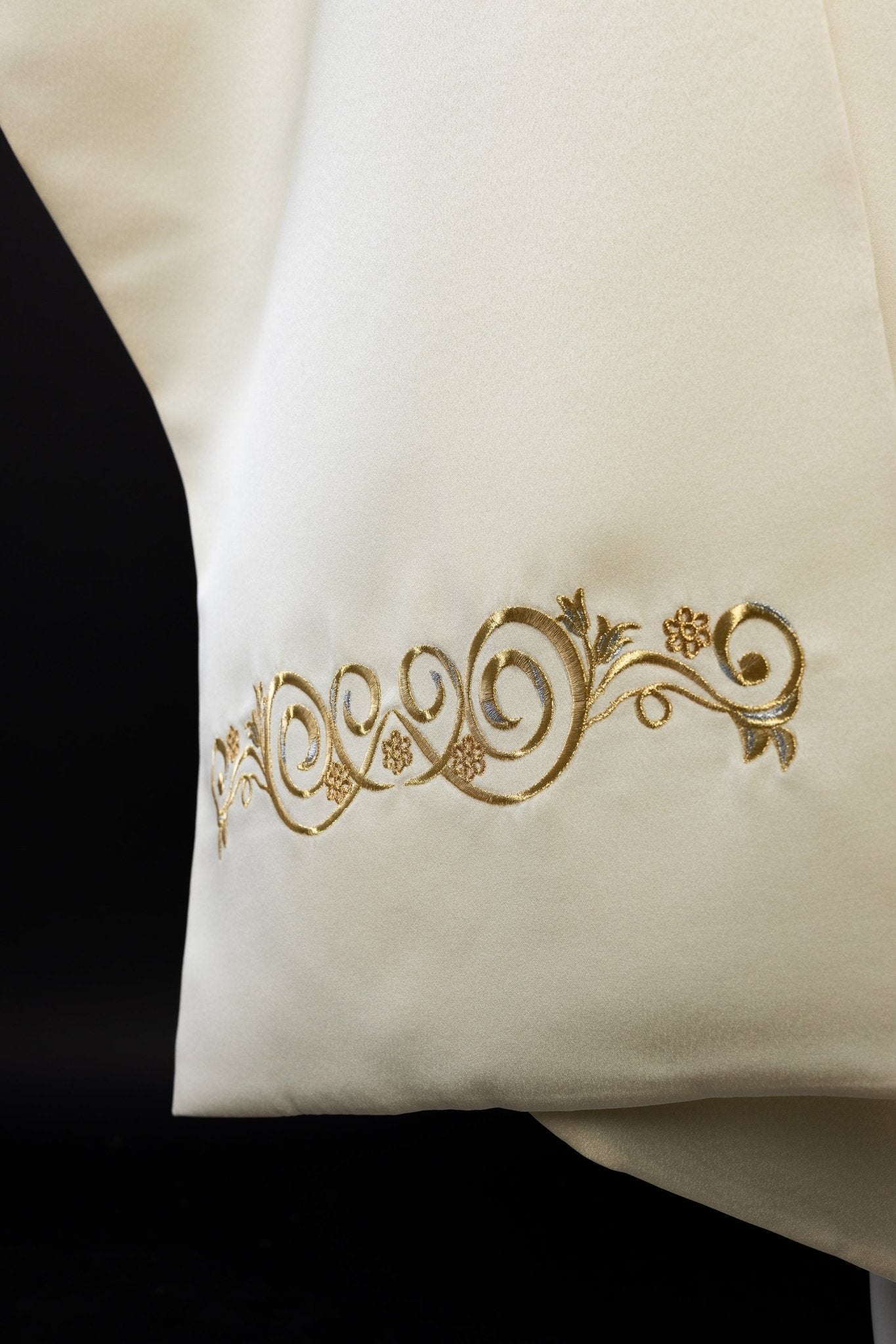 Ecru IHS embroidered liturgical veil KWL/021/05/20 50*270 ECRU SAT. - HAFTINAUSA.COM