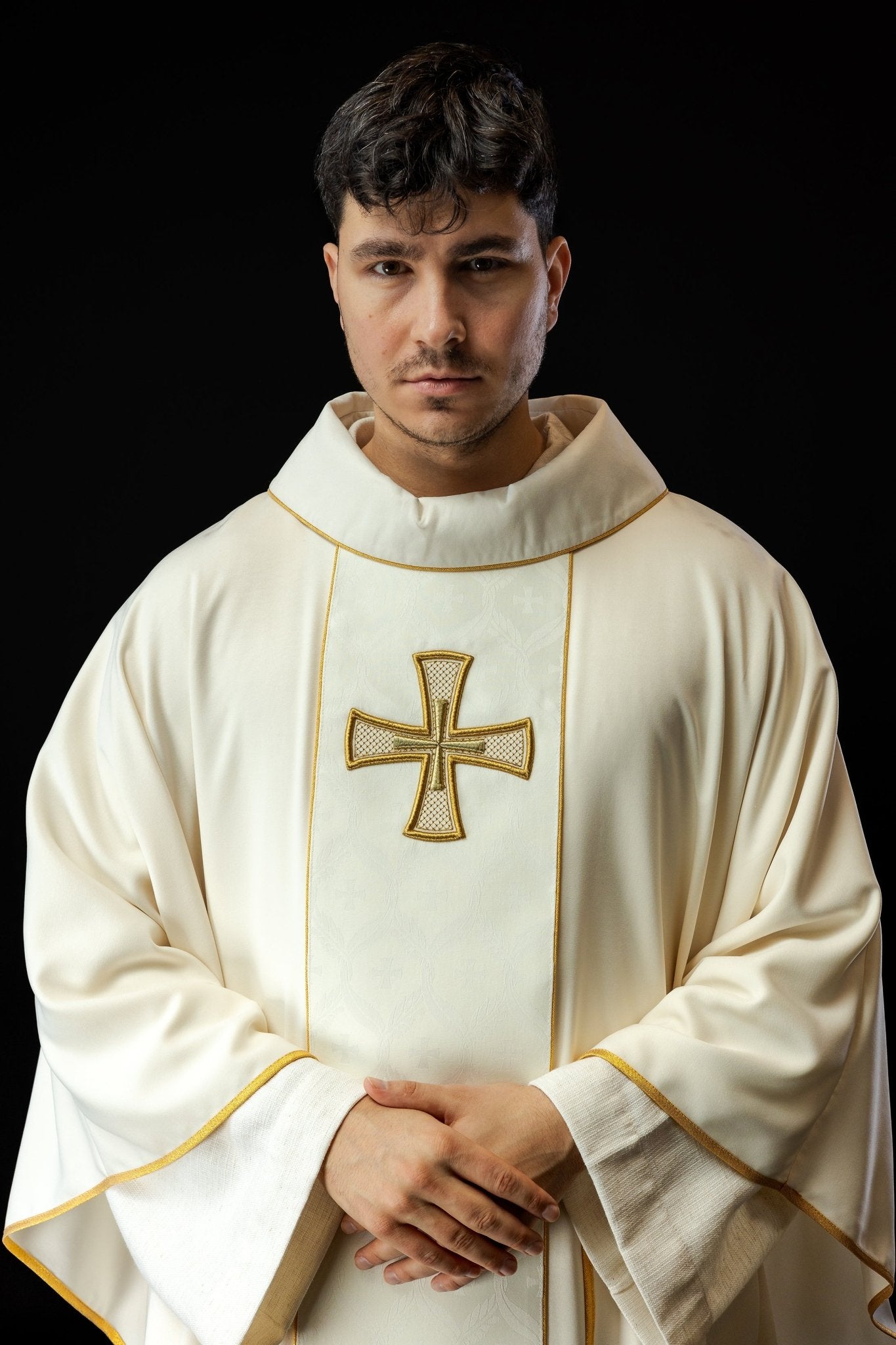 Embroidered chasuble with belt and cross KOR/397/05/53 - HAFTINAUSA.COM