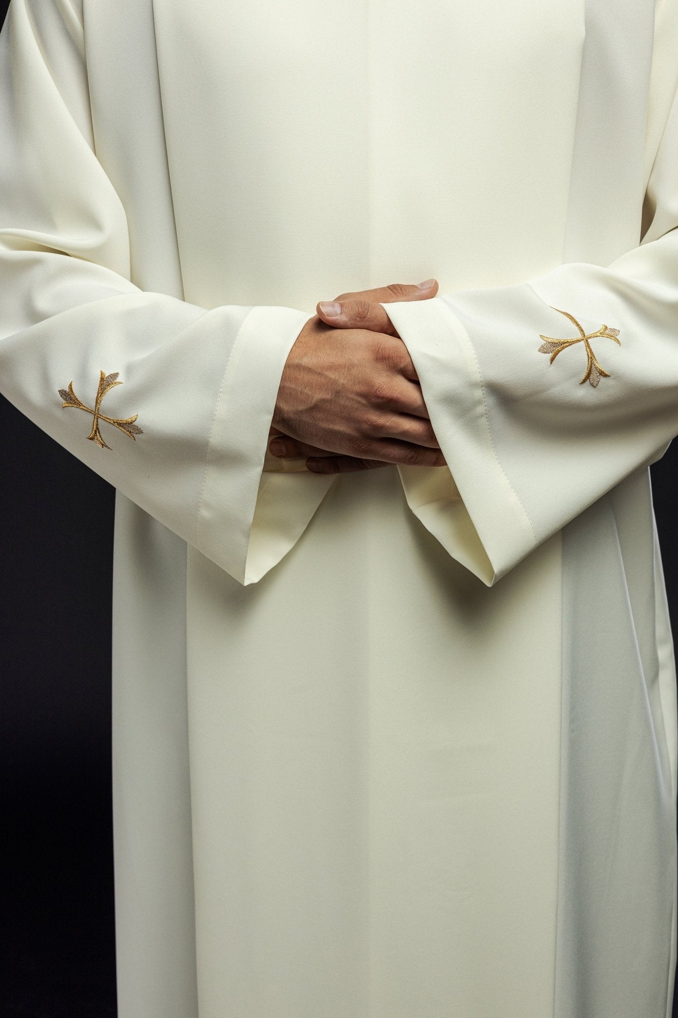 Embroidered cleric alb with collar KAB/004/05/12 135cm/164cm - HAFTINAUSA.COM