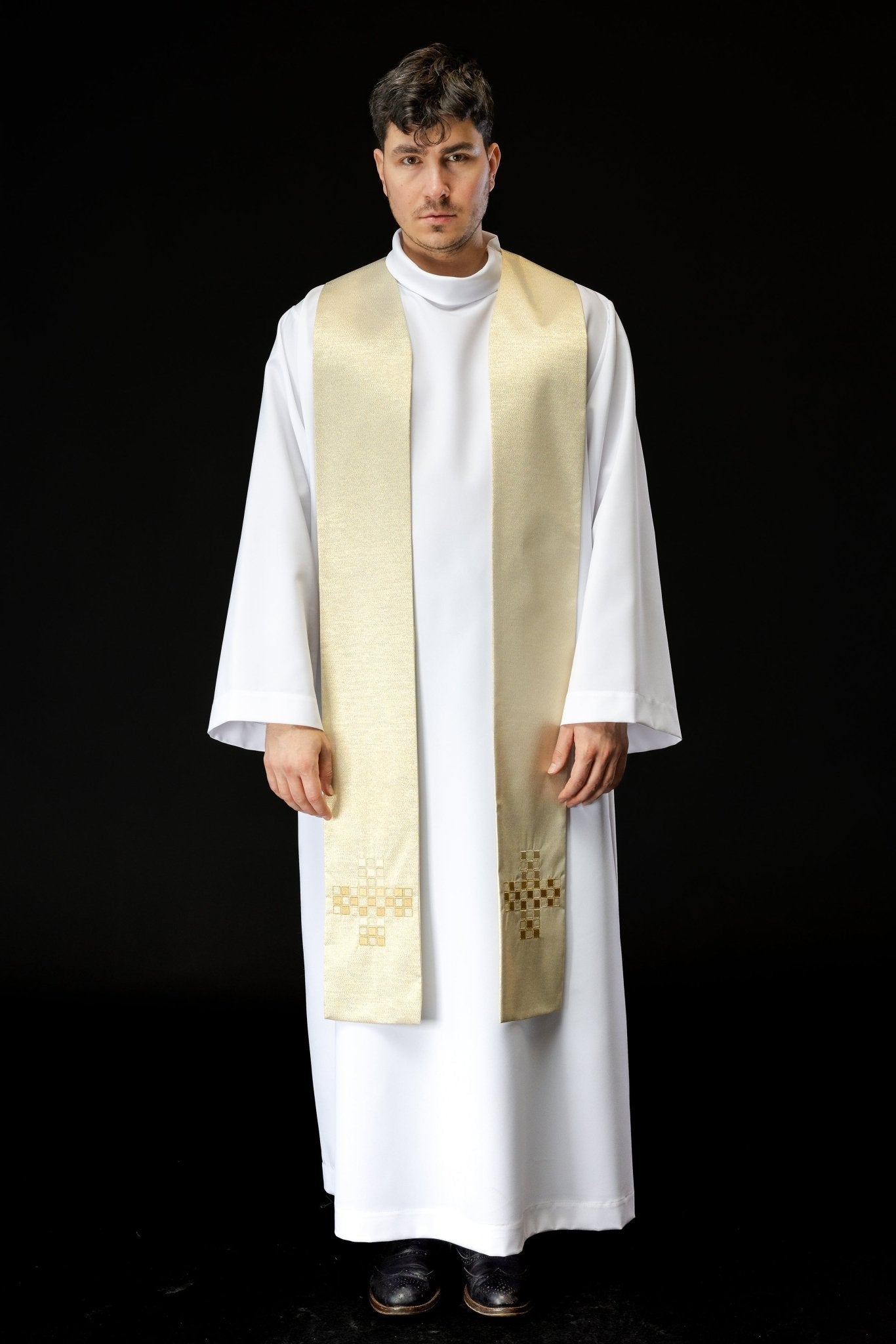 Embroidered ecru stole S - 2051 - 05 - 37 - HAFTINAUSA.COM
