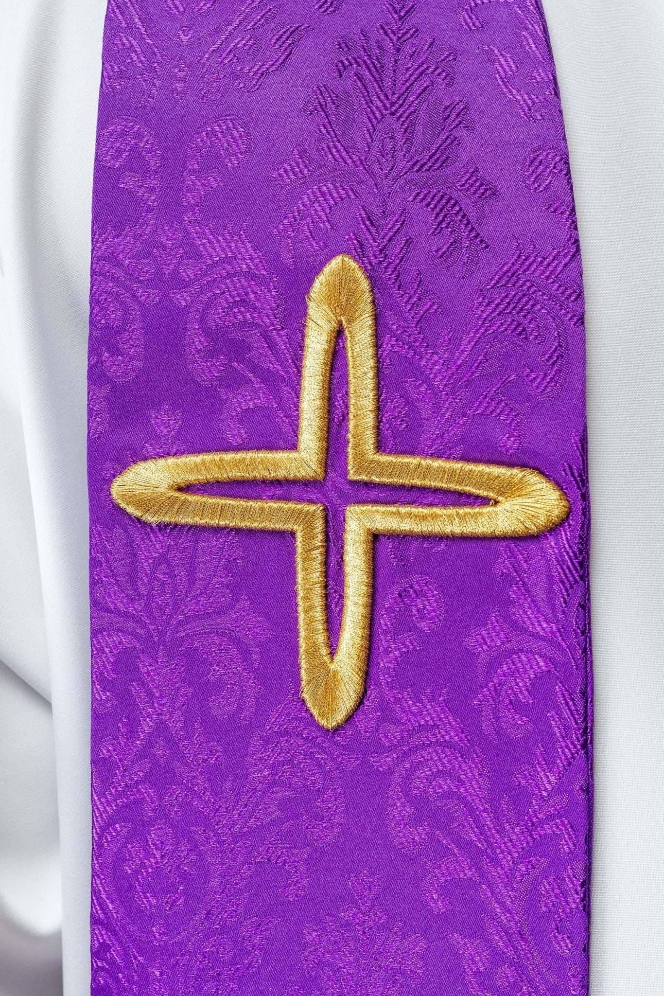 Embroidered jacquard stole with cross motifs purple S - 2054 - 03 - 67 - HAFTINAUSA.COM