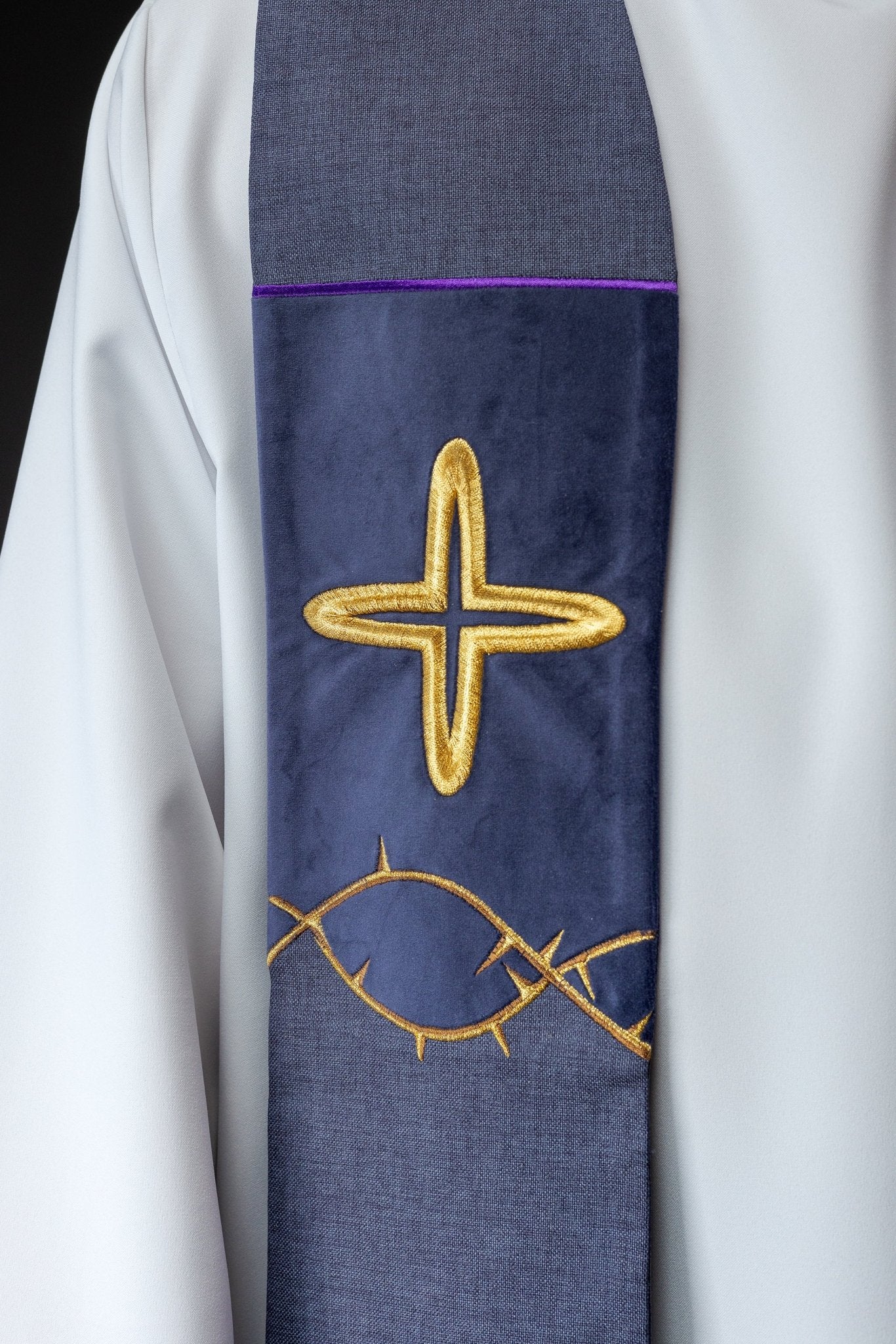 Embroidered stole for Lent with crosses – purple S - 2056 - 03 - 70 - HAFTINAUSA.COM