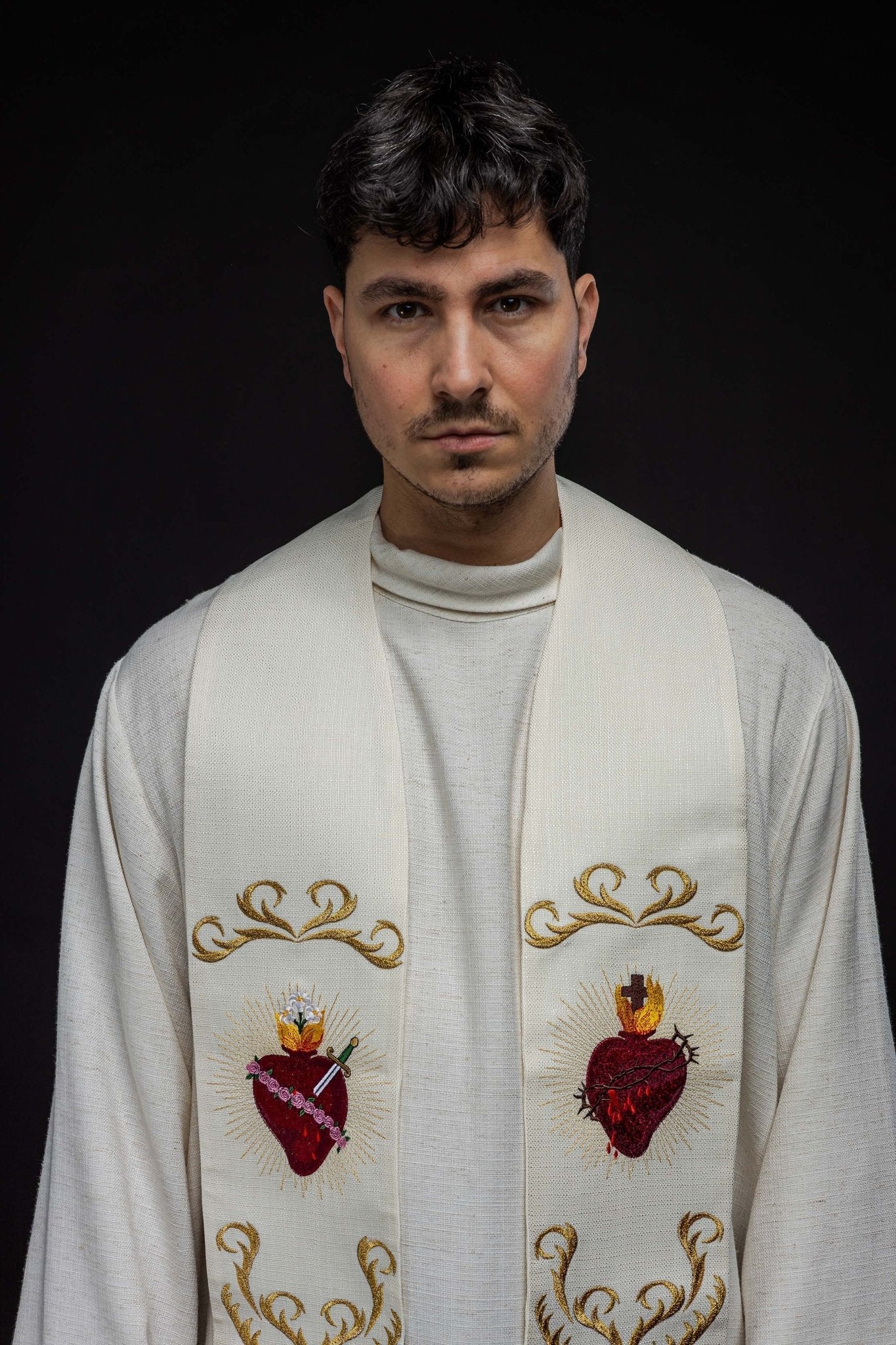 Embroidered stole with the heart of Jesus and Mary Ecru KST/125/05/52 - HAFTINAUSA.COM