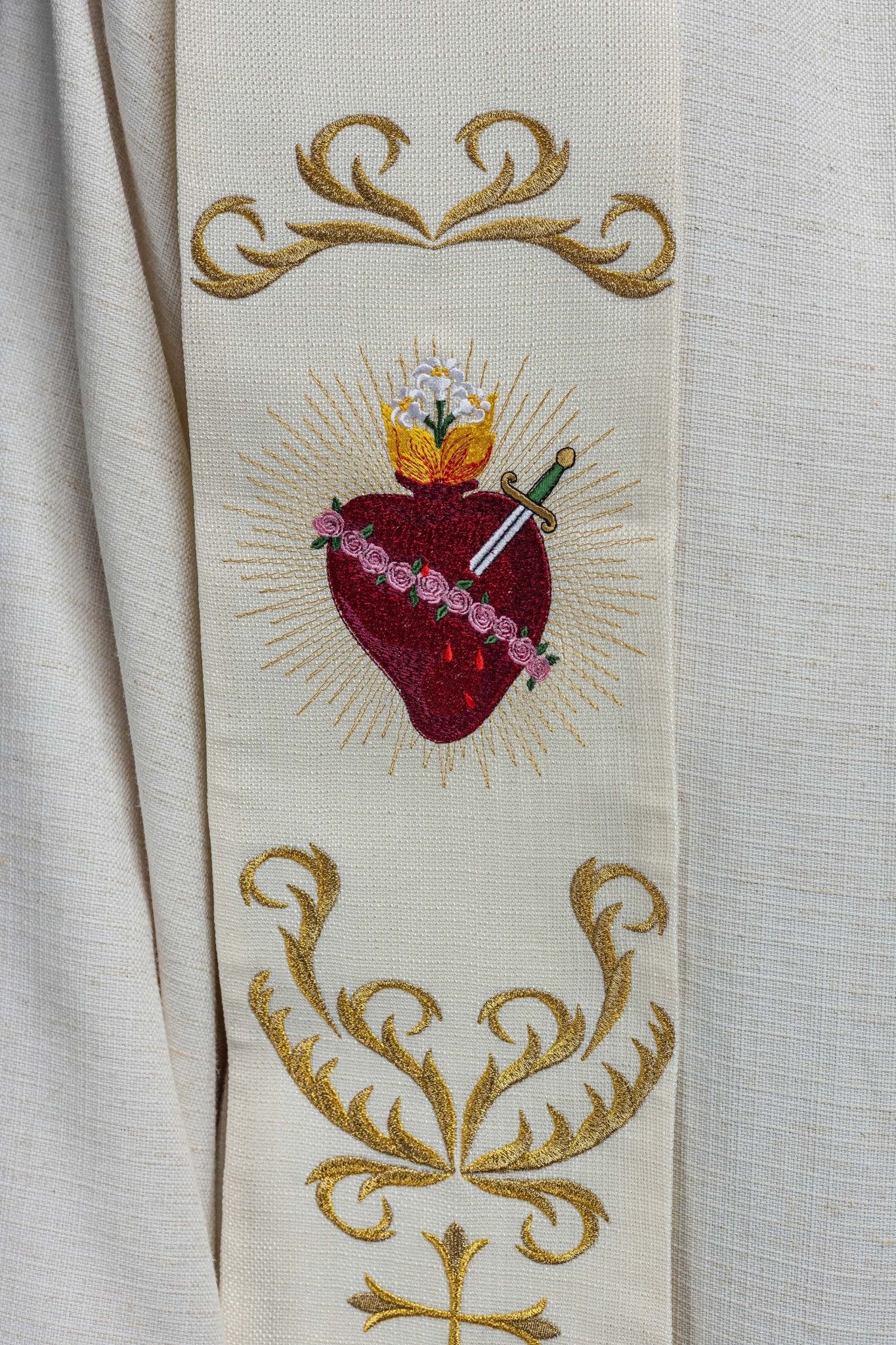 Embroidered stole with the heart of Jesus and Mary Ecru KST/125/05/52 - HAFTINAUSA.COM