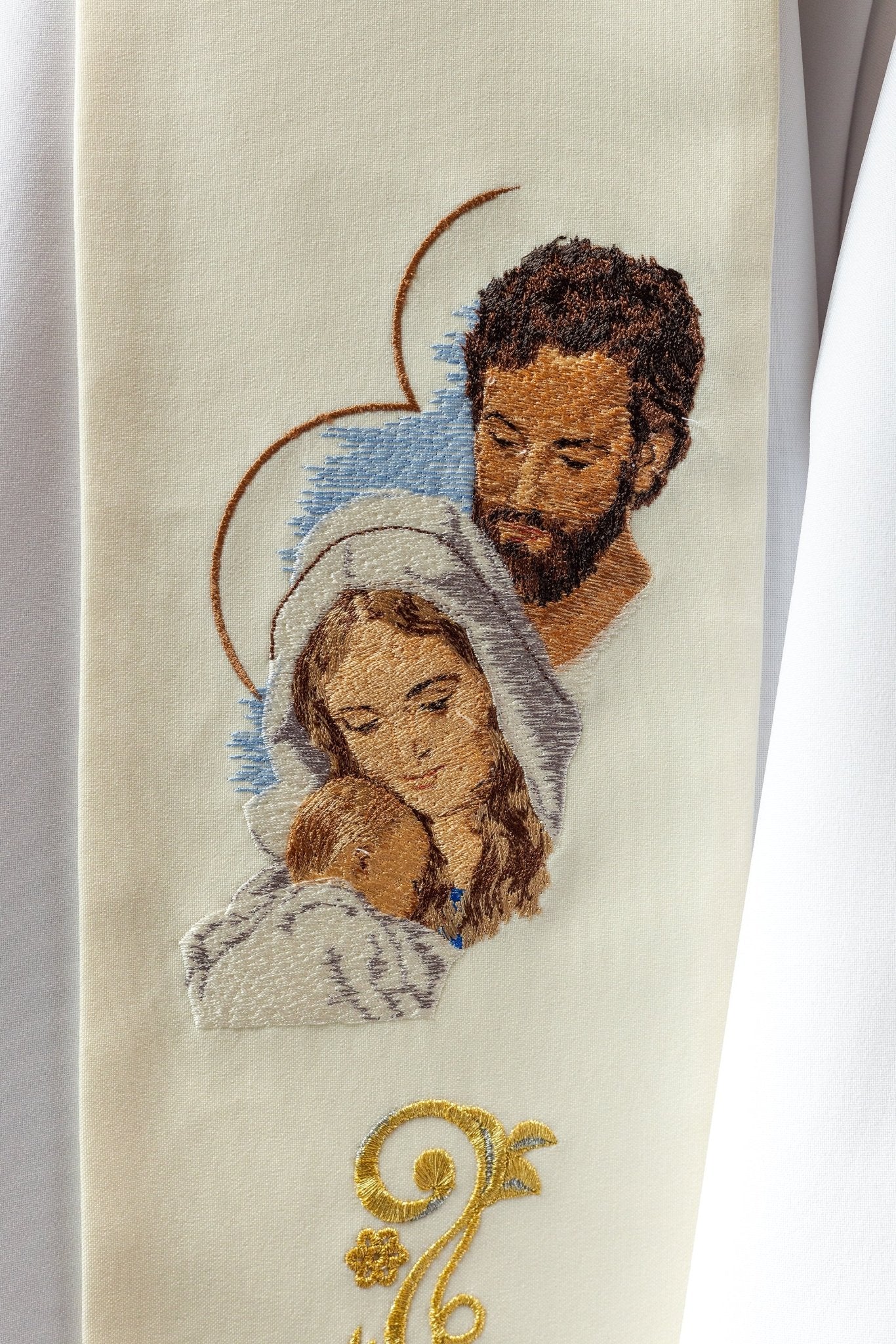 Embroidered stole with the image of the Holy Family for Christmas KZS/550/05/01 ECRU - HAFTINAUSA.COM