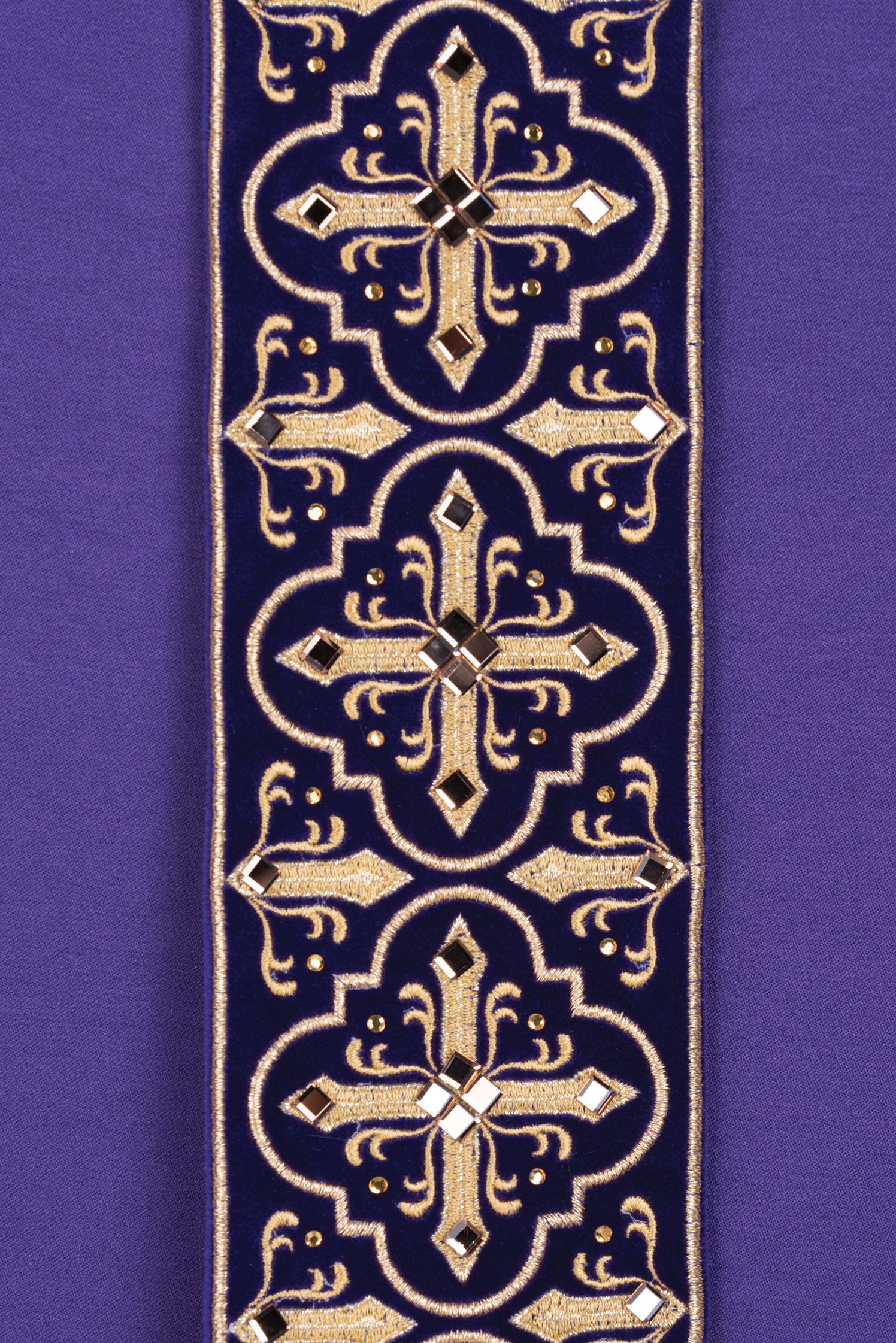 Purple chasuble finished by hand with 500 decorative stones