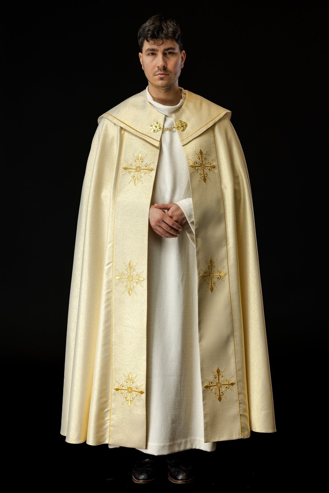 Gold embroidered liturgical cape KKP/024/10/37 ZŁOTY POMPON 145 cm - HAFTINAUSA.COM