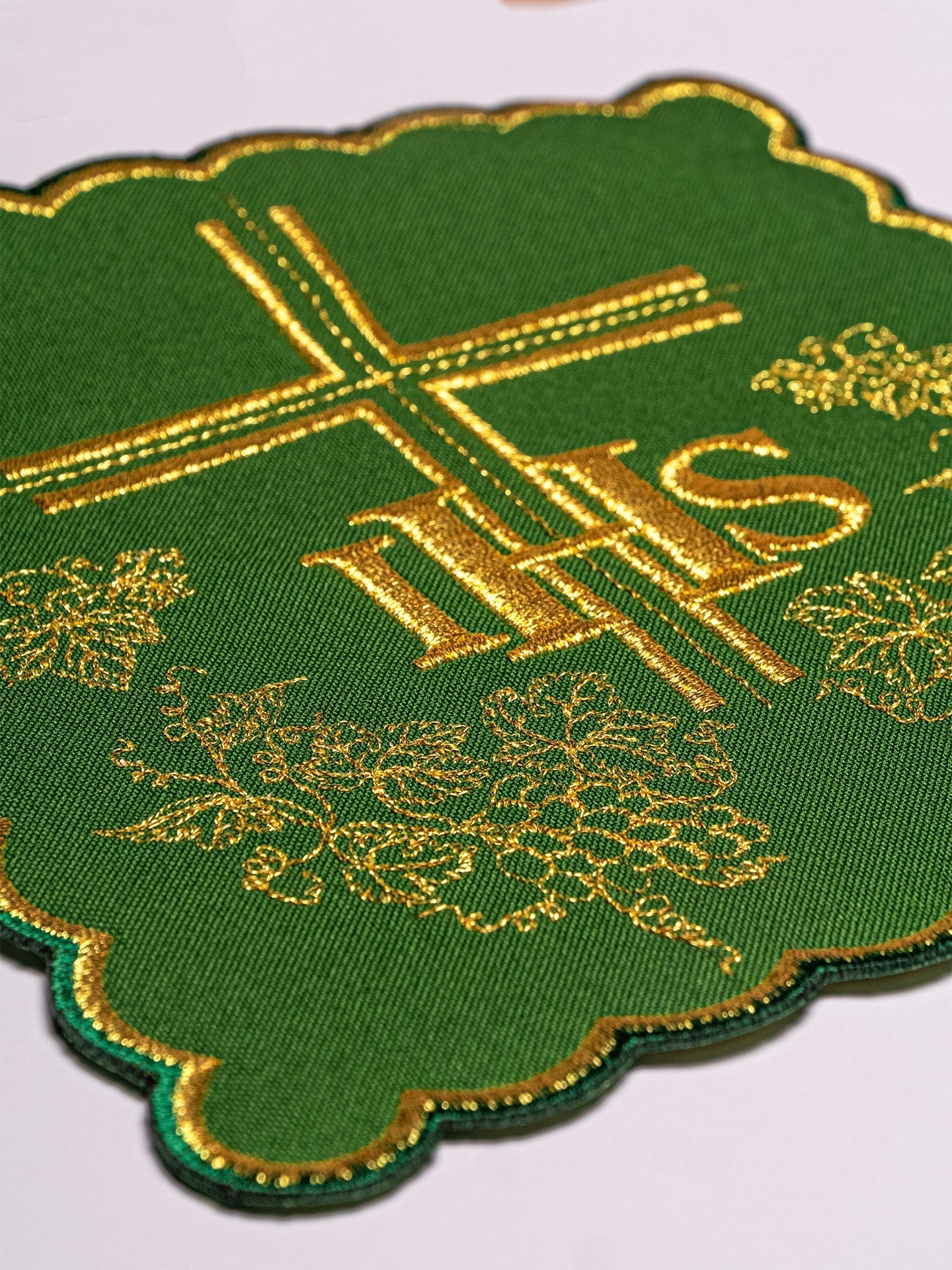 Green Chalice Linens KK/156/01 - HAFTINAUSA.COM