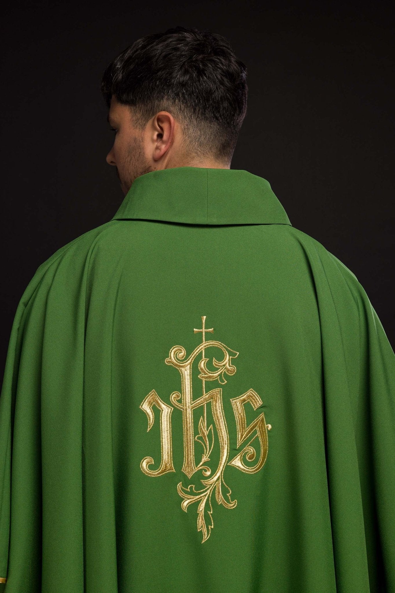 Green chasuble with classic JHS design KOR/032/01/12 ZIELONY - HAFTINAUSA.COM