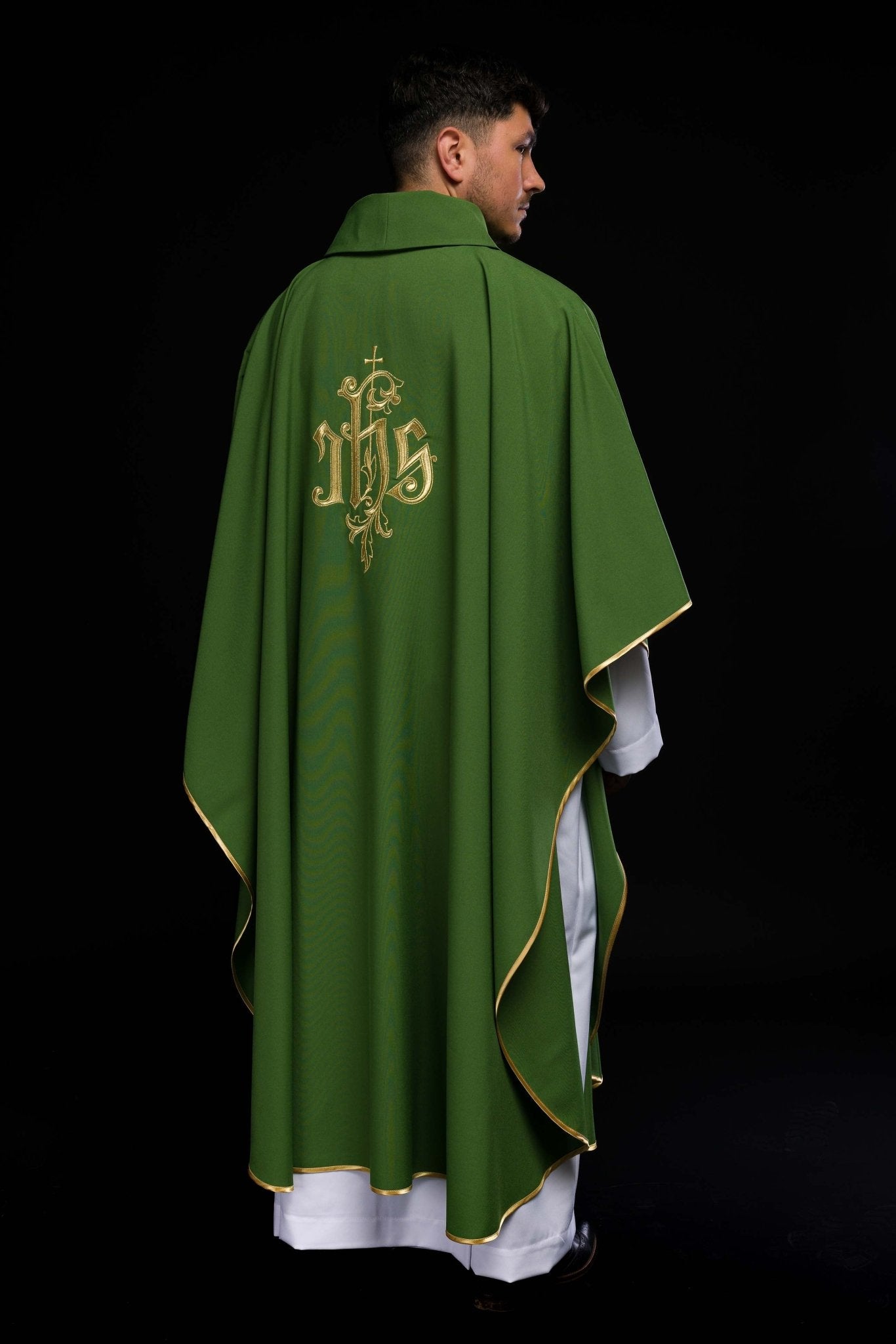 Green chasuble with classic JHS design KOR/032/01/12 ZIELONY - HAFTINAUSA.COM
