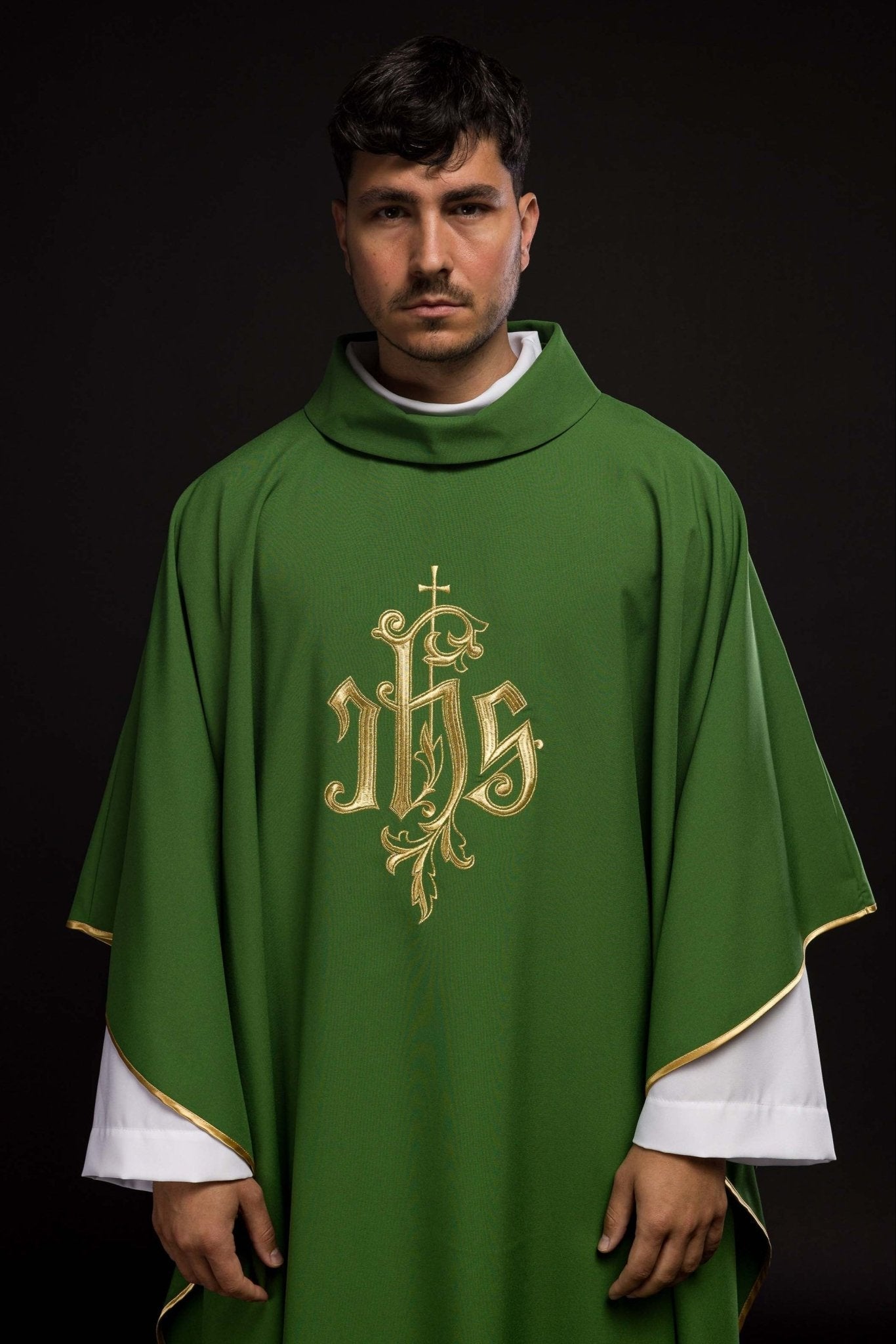 Green chasuble with classic JHS design KOR/032/01/12 ZIELONY - HAFTINAUSA.COM