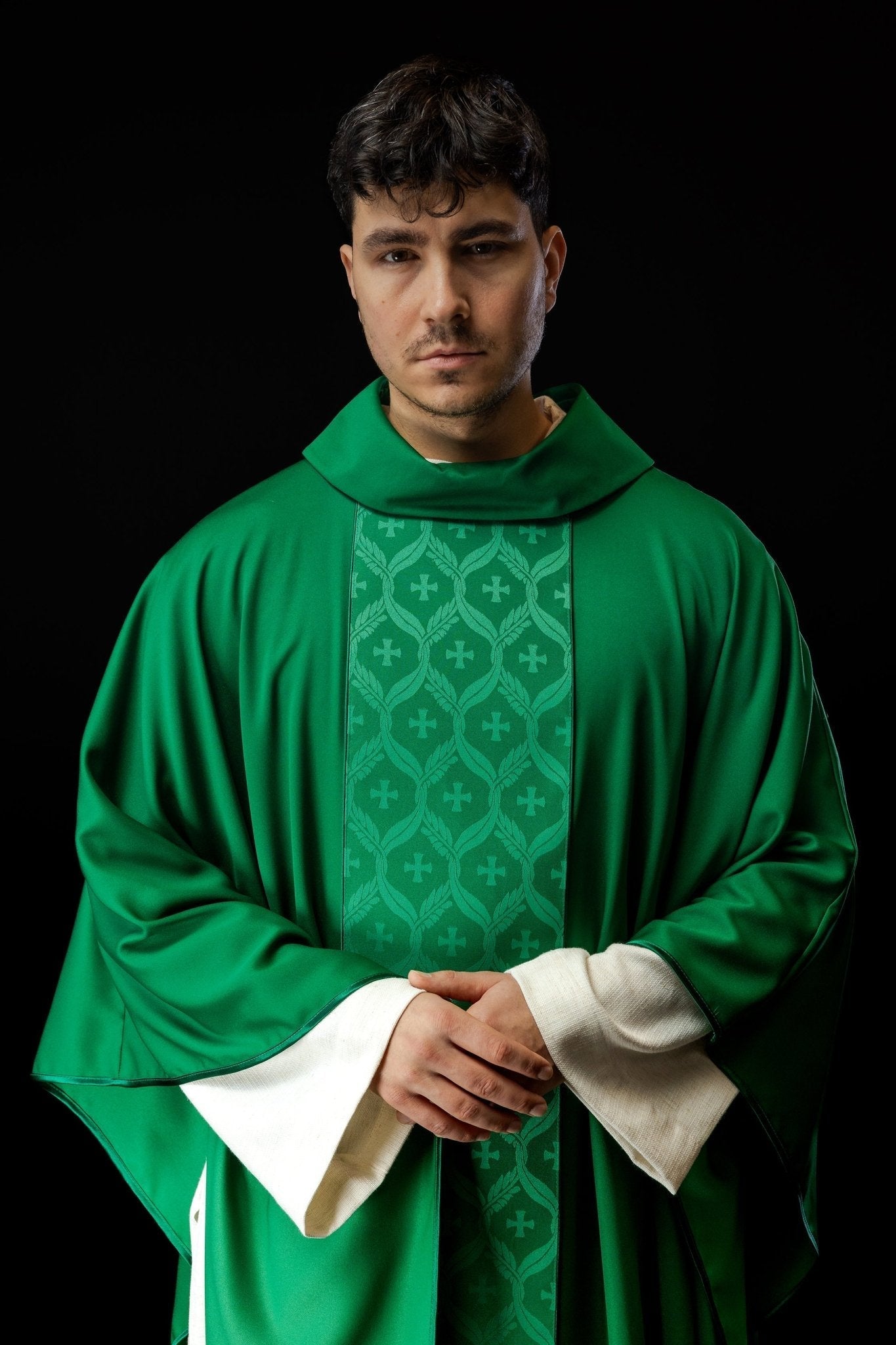 Green chasuble with jacquard cross belt KOR/402/01/53 - HAFTINAUSA.COM