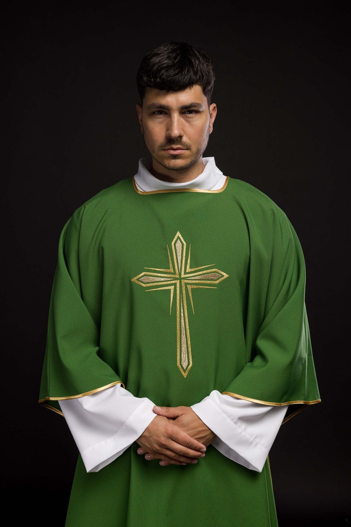 Green dalmatic with an embroidered golden cross KDL/037/01/12/D - HAFTINAUSA.COM