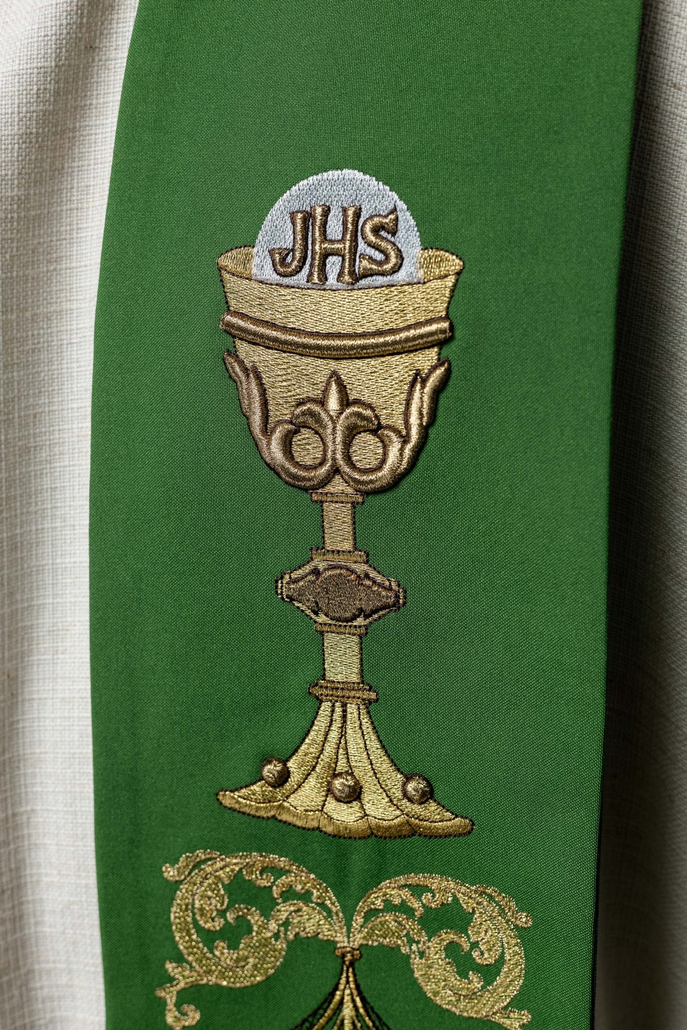Green priestly stole with IHS chalice KST/042/01/01 ZIELONY - HAFTINAUSA.COM
