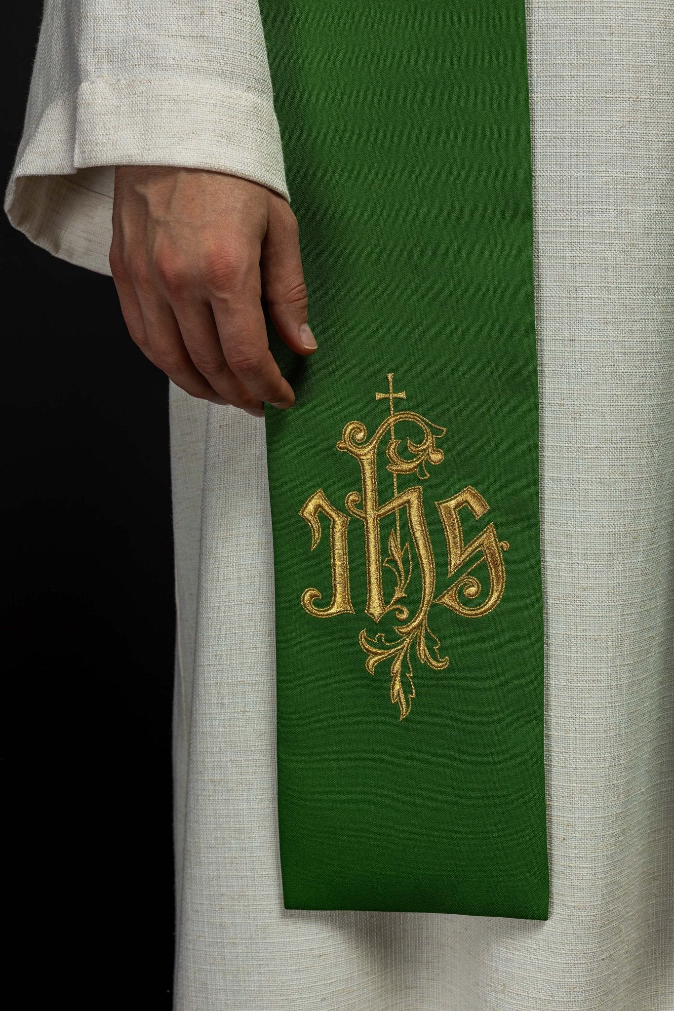Green stole with IHS embroidery KST/053/01/12 ZIELONY - HAFTINAUSA.COM