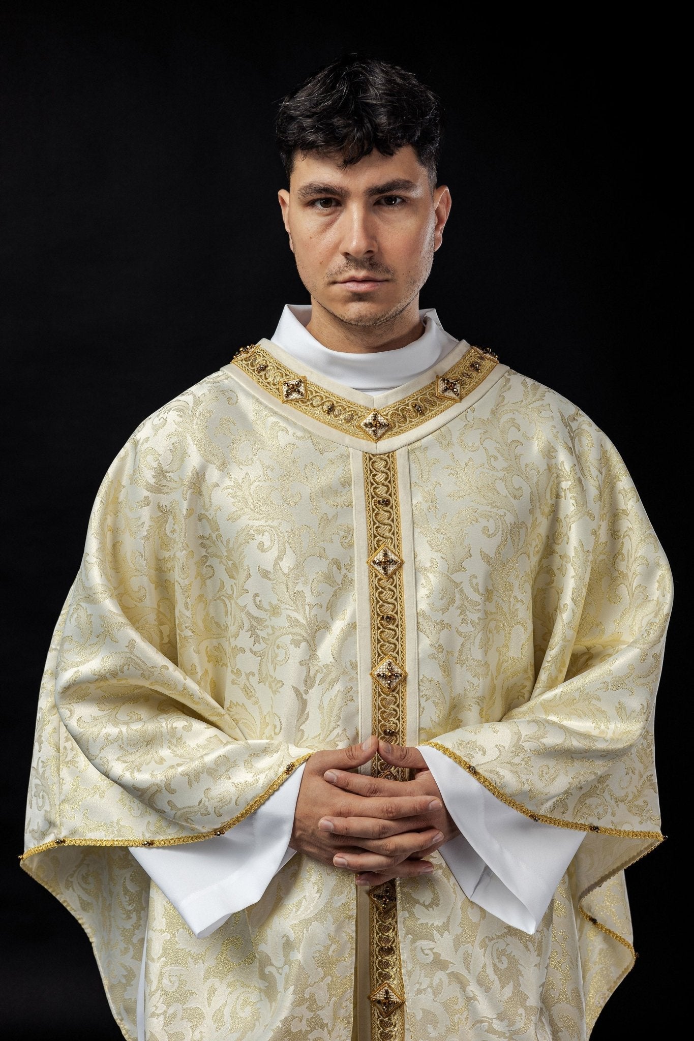Handmade chasuble made of natural Italian fabric 7003 HM/7003/05/90 - HAFTINAUSA.COM