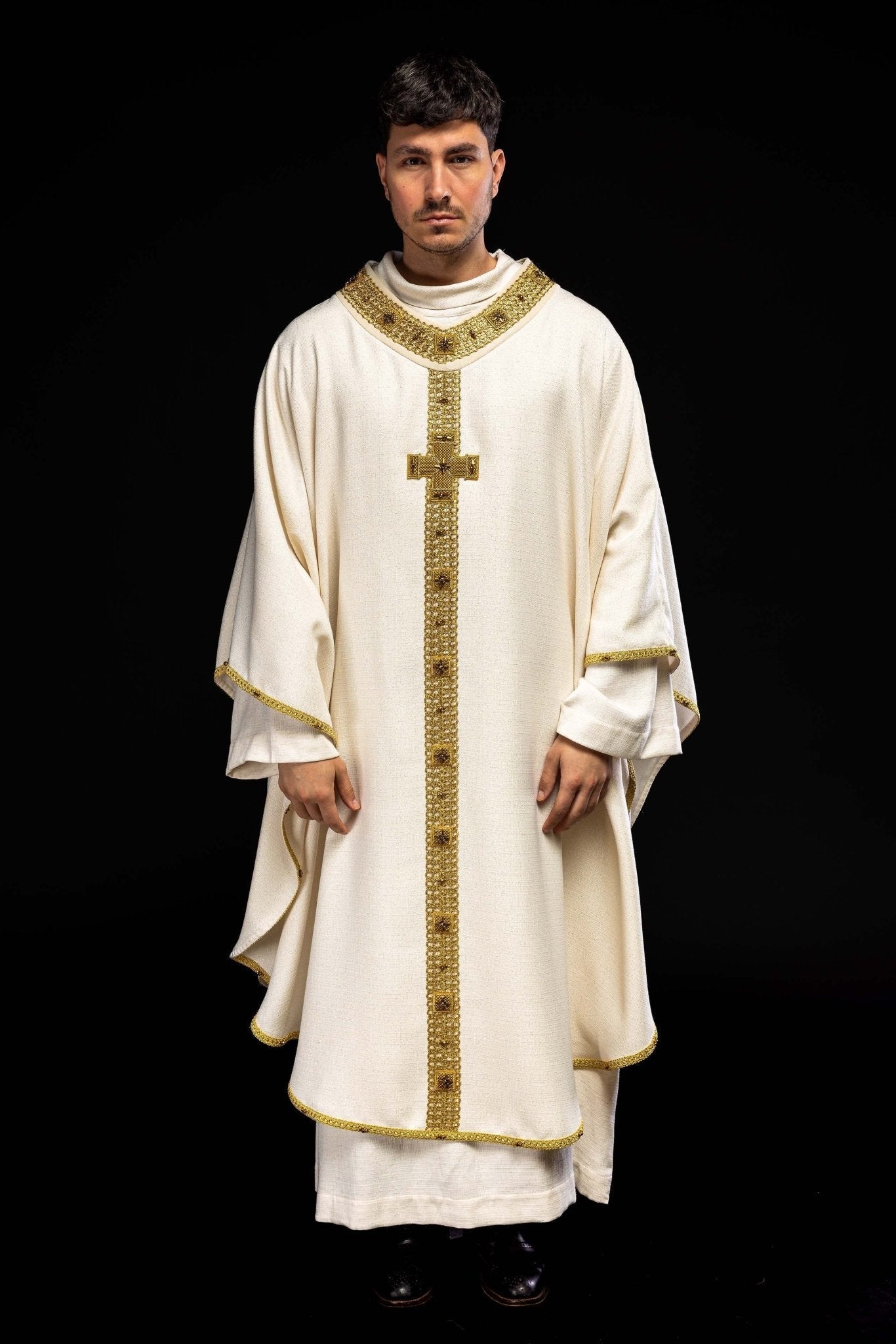 Handmade Chasuble with Natural Stones – Handmade 7002 HM/7002/05/71 - HAFTINAUSA.COM