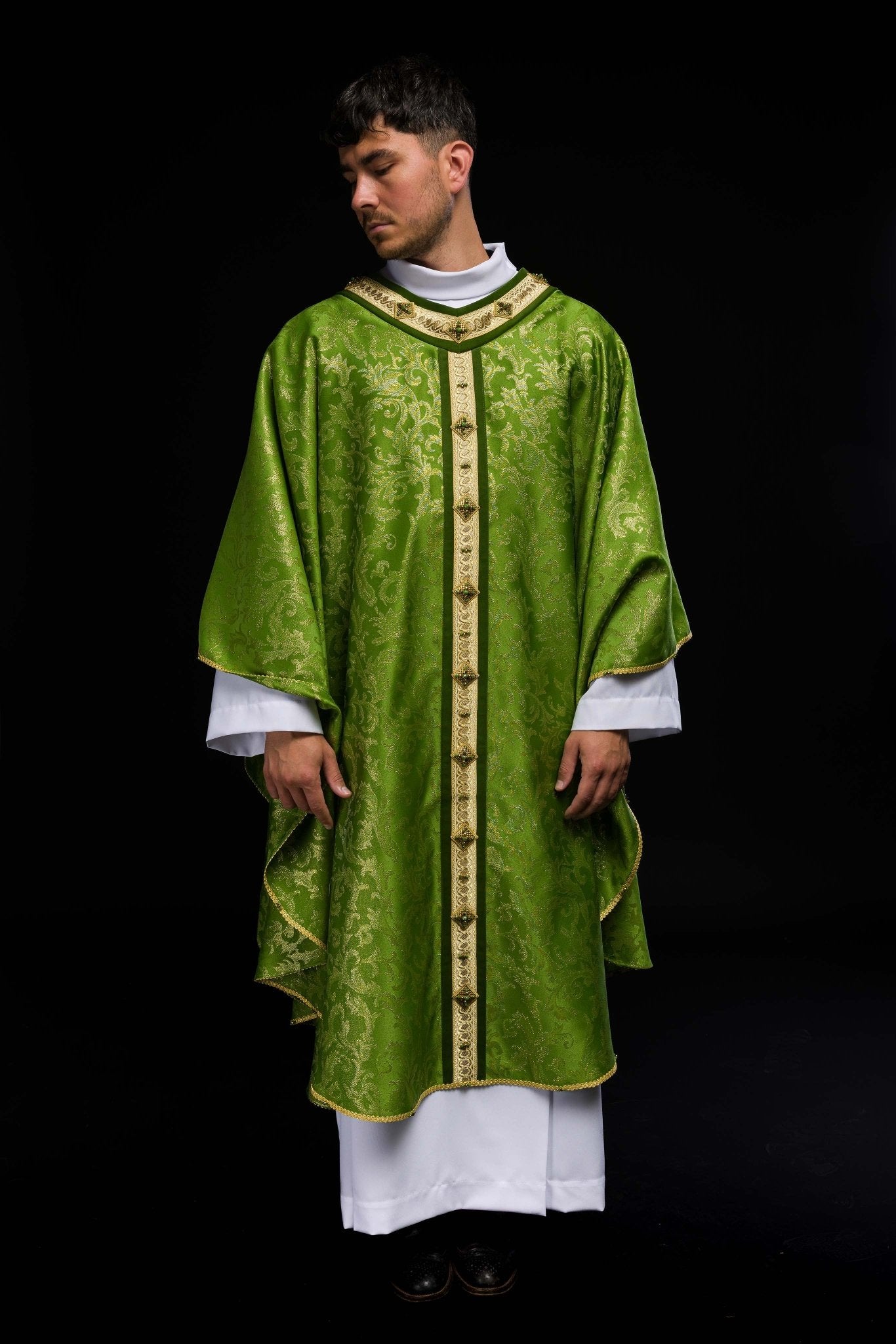 Handmade chasuble with natural stones Handmade 7003 HM/7003/01/90 - HAFTINAUSA.COM