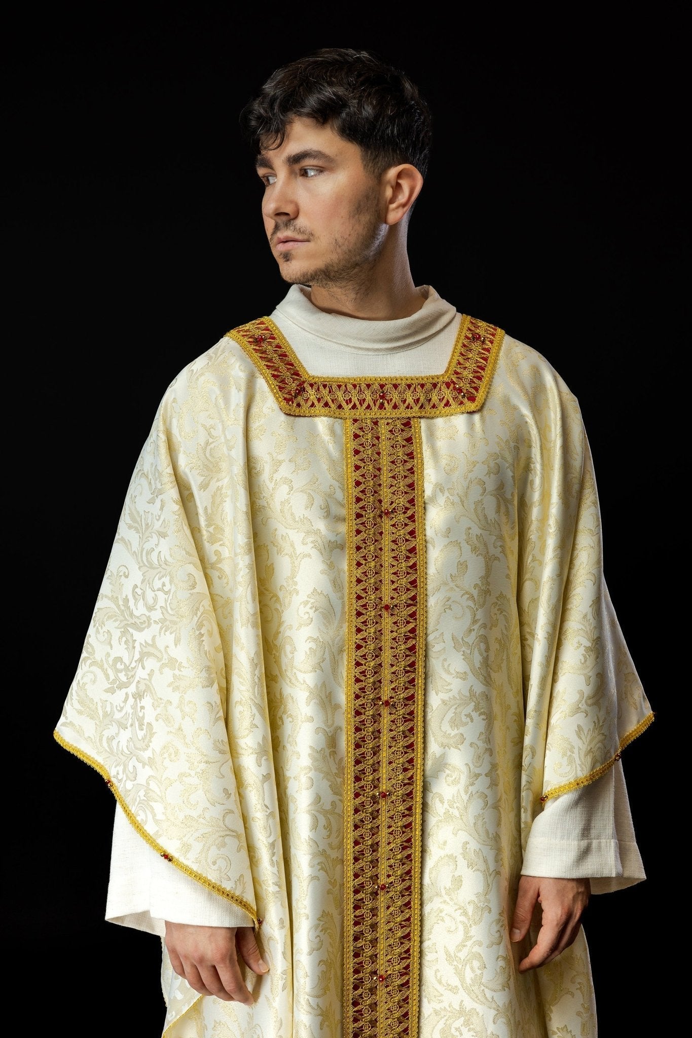 Handmade chasuble with natural stones Handmade 7009 HM/7009/05/90/PA02 - HAFTINAUSA.COM