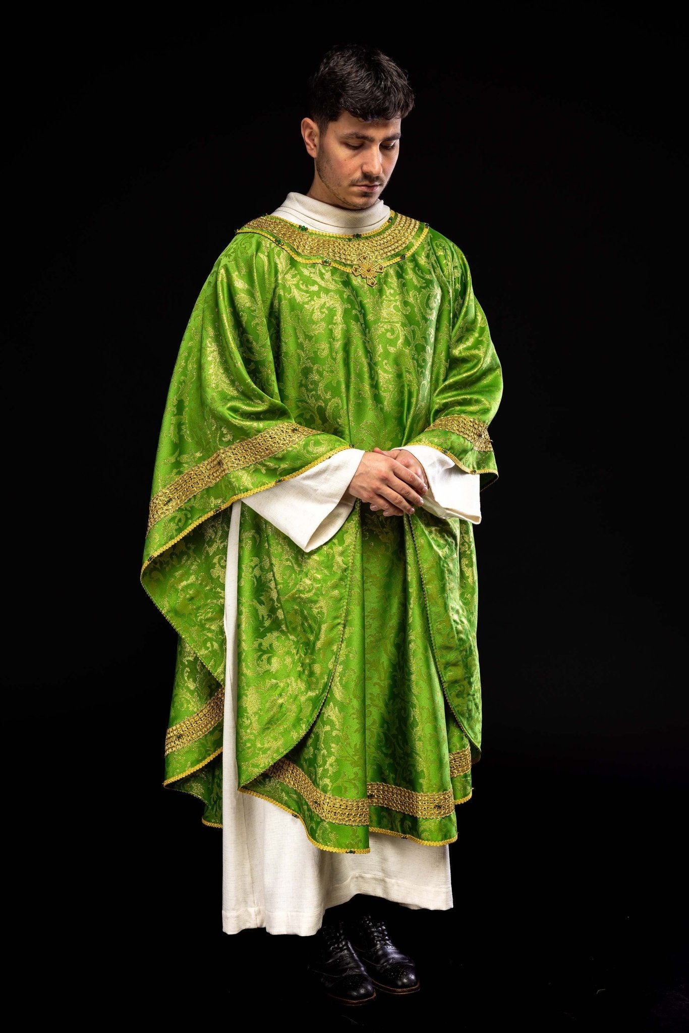 Handmade chasuble with natural stones Handmade 7010 Green HM/7010/01/90 - HAFTINAUSA.COM