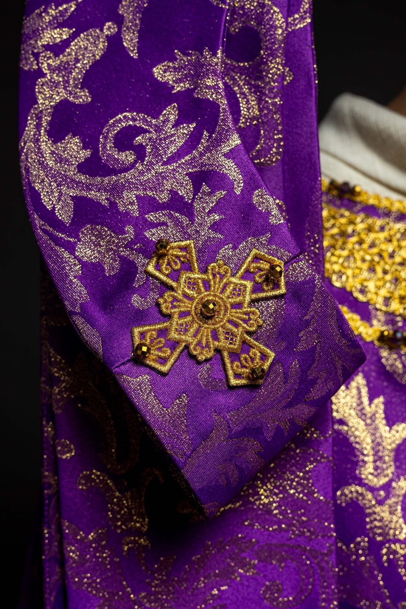 Handmade chasuble with natural stones Handmade 7010 Purple HM/7010/03/90 - HAFTINAUSA.COM