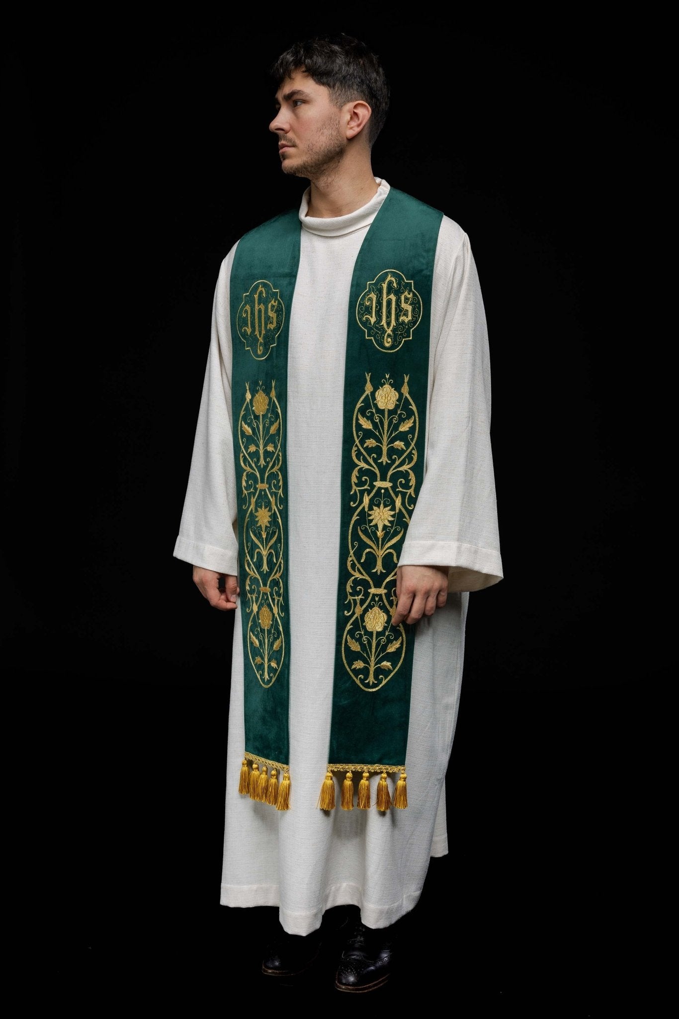 IHS green embroidered stole S - 2052 - 01 - 76 - HAFTINAUSA.COM
