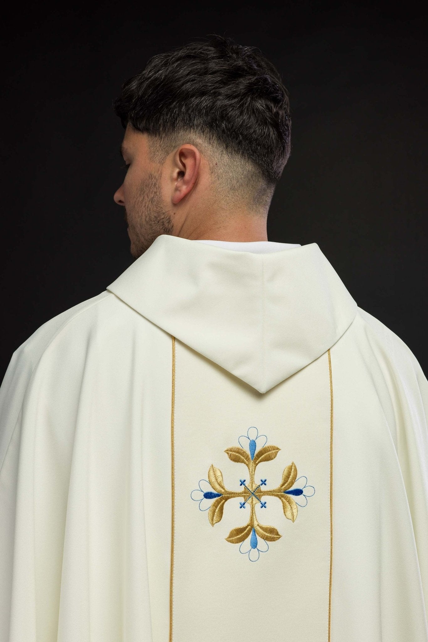 Ivory chasuble with gold Marian embroidery KOR/128/05/01 ECRU - HAFTINAUSA.COM