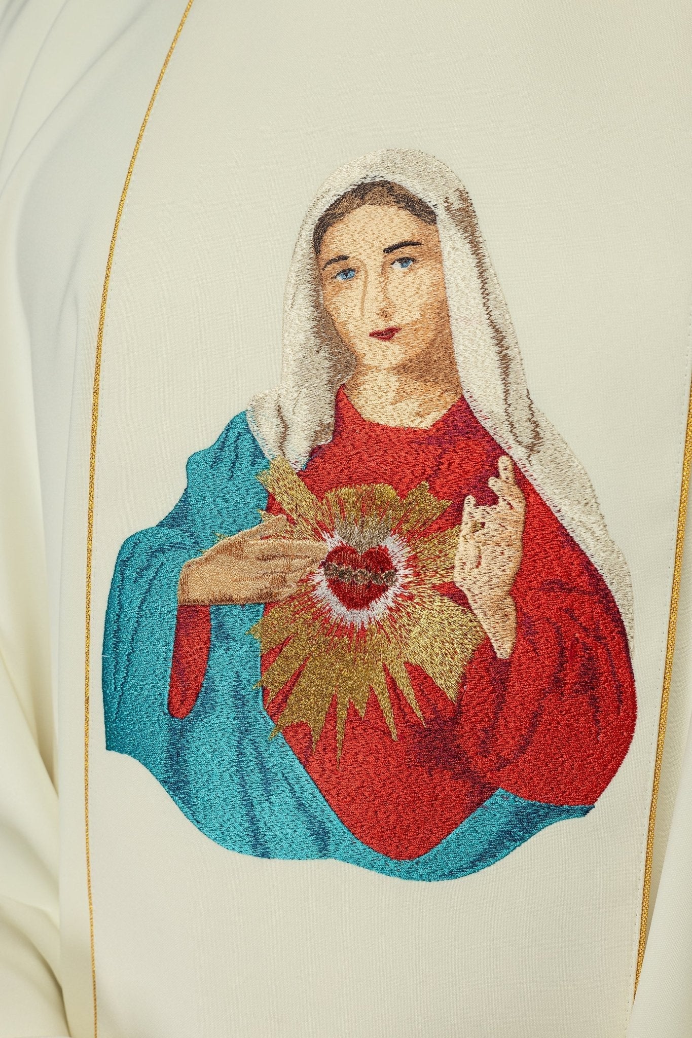 Ivory chasuble with the image of Immaculate Heart of Mary KOW2/006/05/01 - HAFTINAUSA.COM