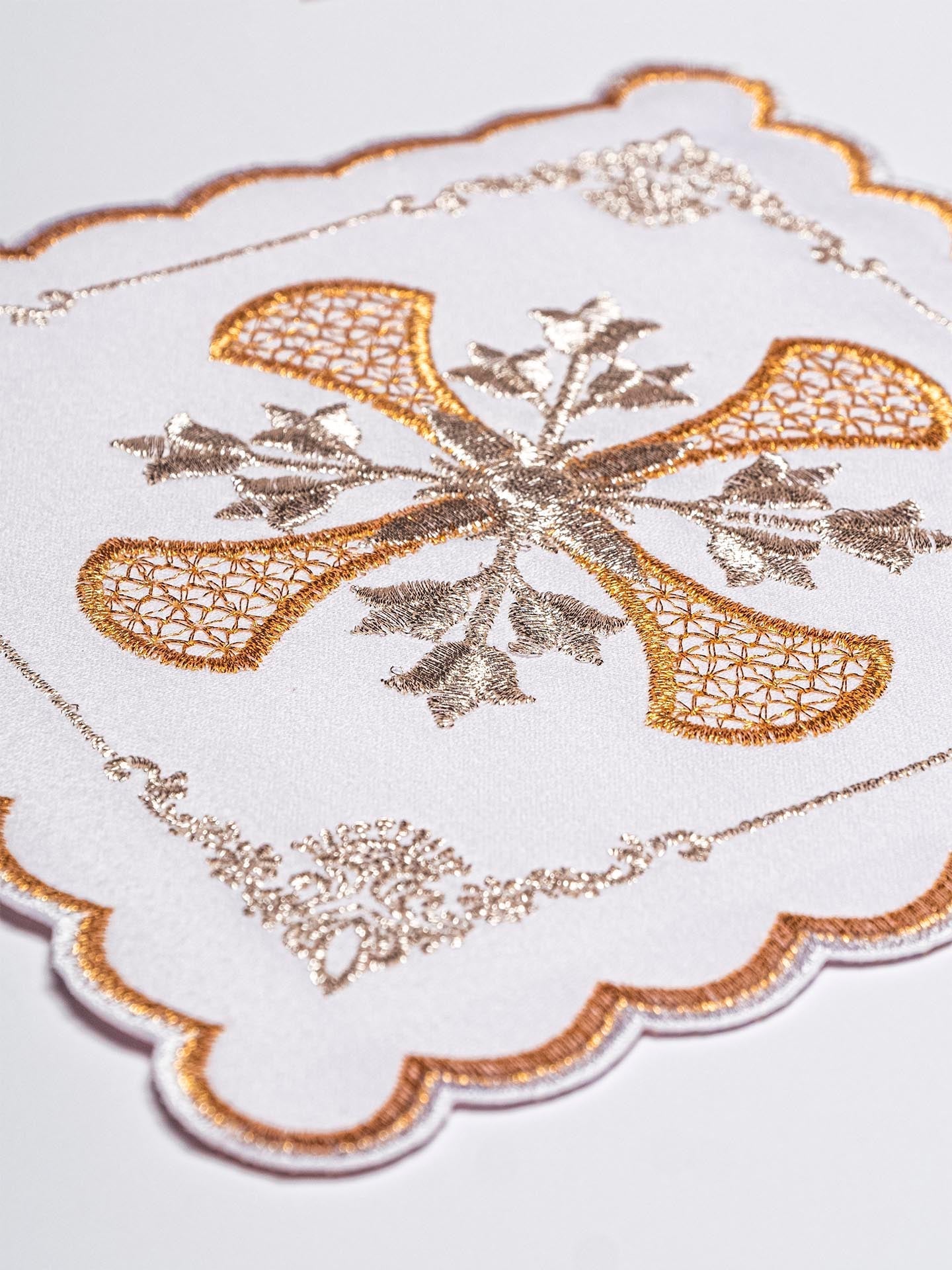 Embroidered Chalice Linens