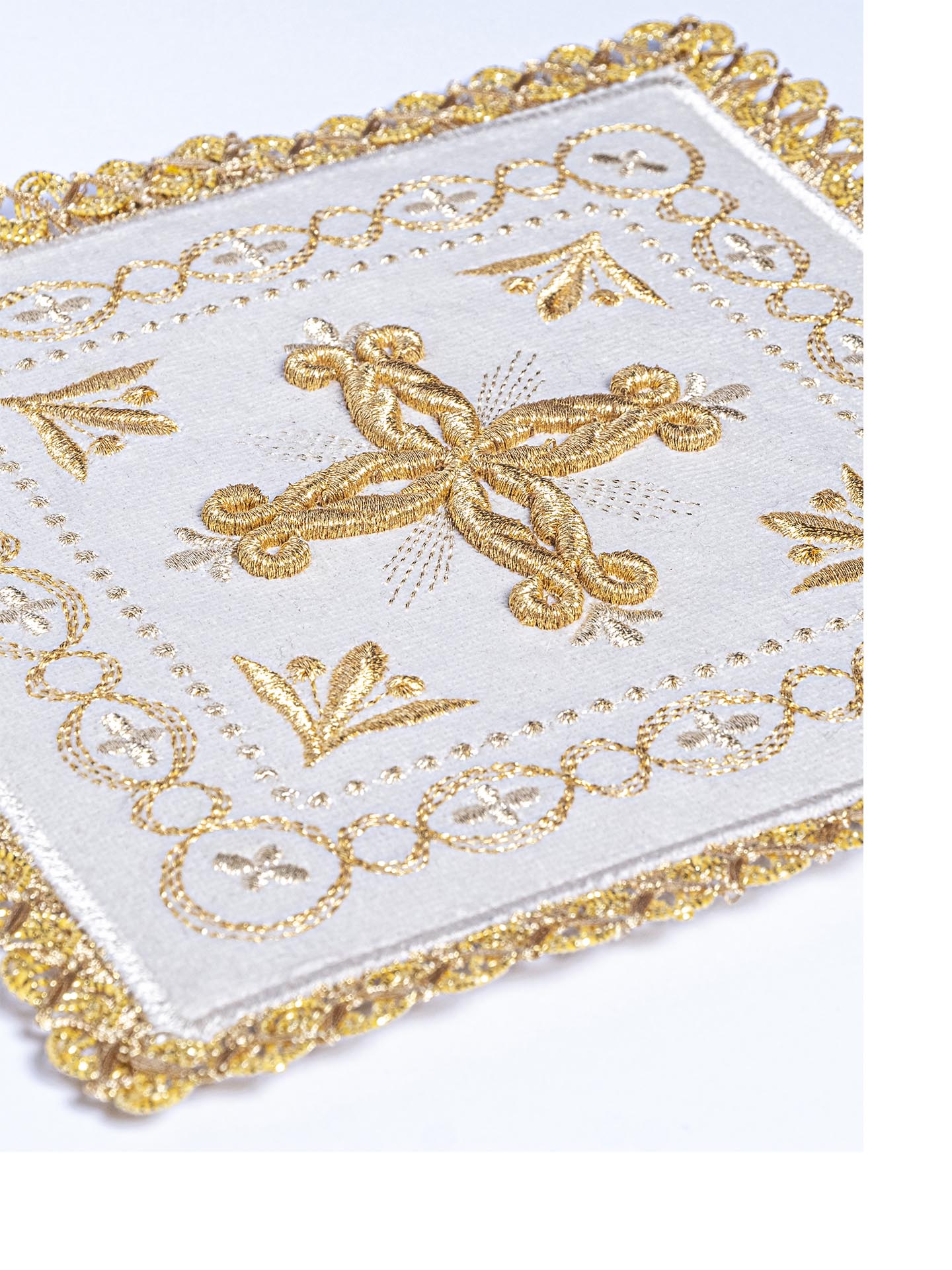 Chalice Linens made of natural linen and ecru velvet