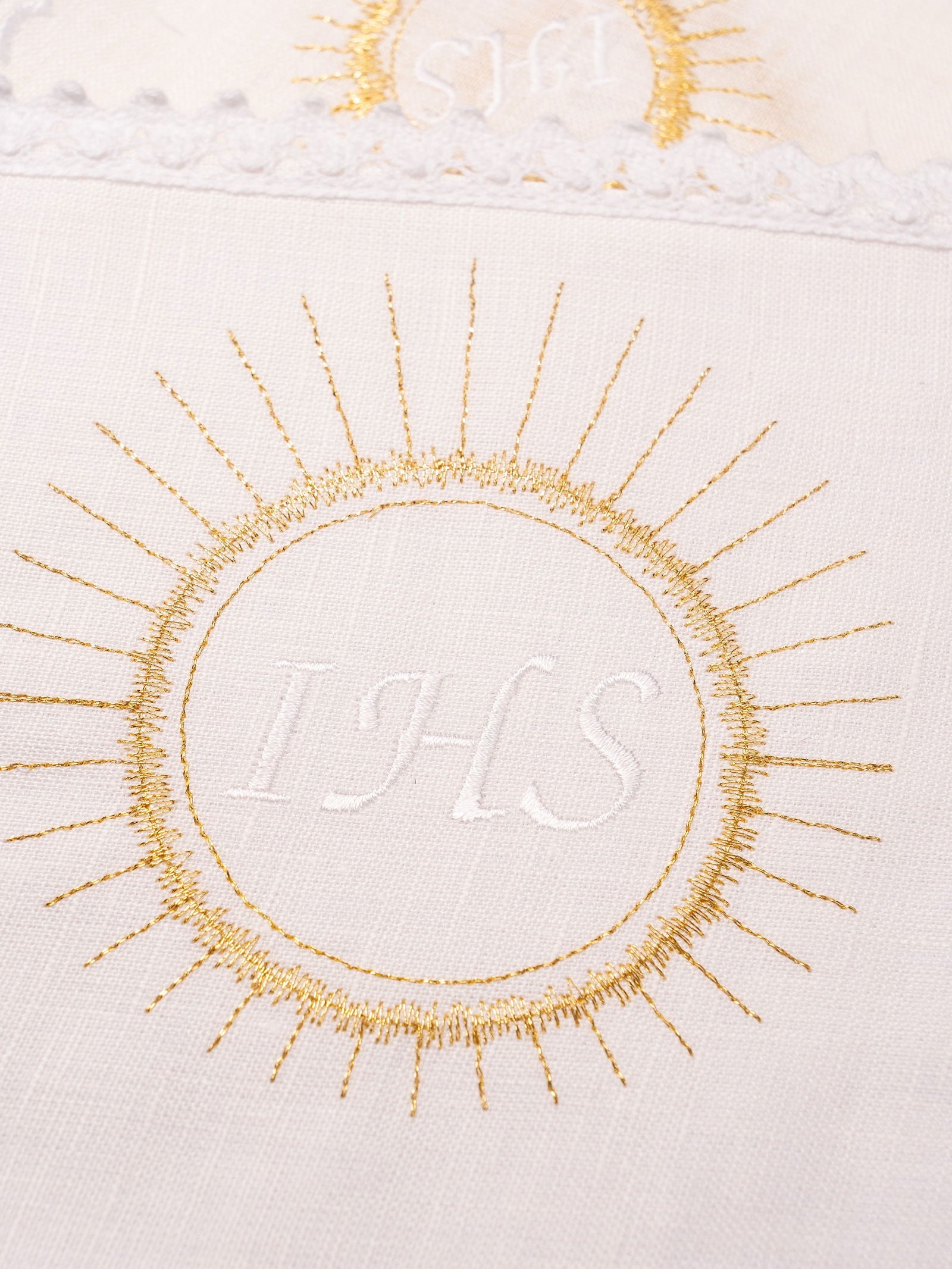 Linen chalice set with eucharistic embroidery JHS