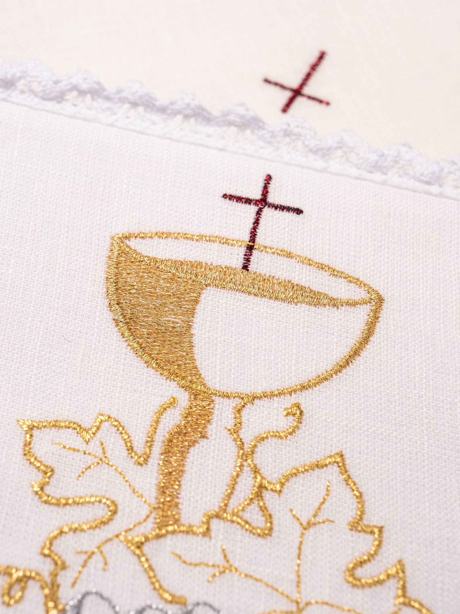 Mass linens with classic eucharistic embroidery