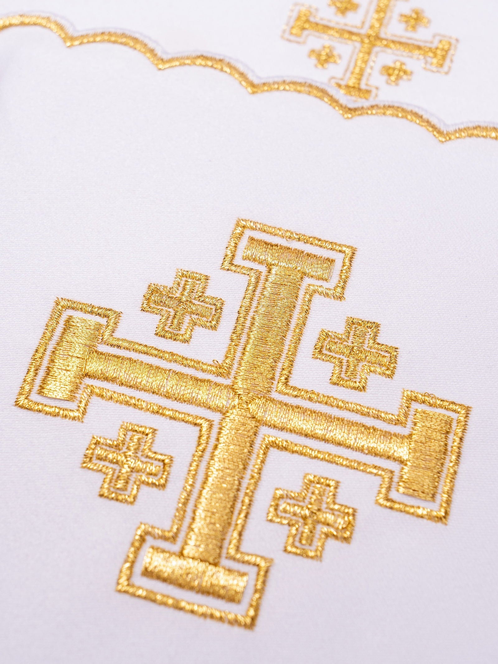 Mass linens with gold Jerusalem Cross embroidery