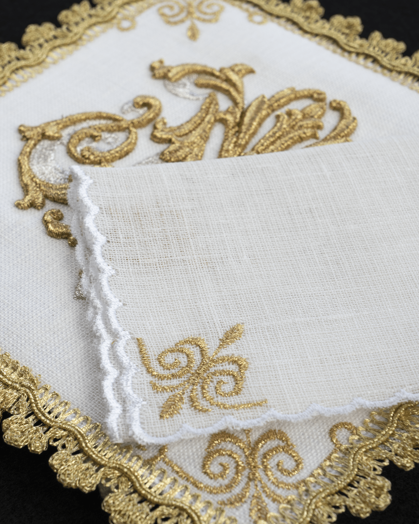 Linen Chalice Linens with Embroidery and Stones HA/5012 - HAFTINAUSA.COM