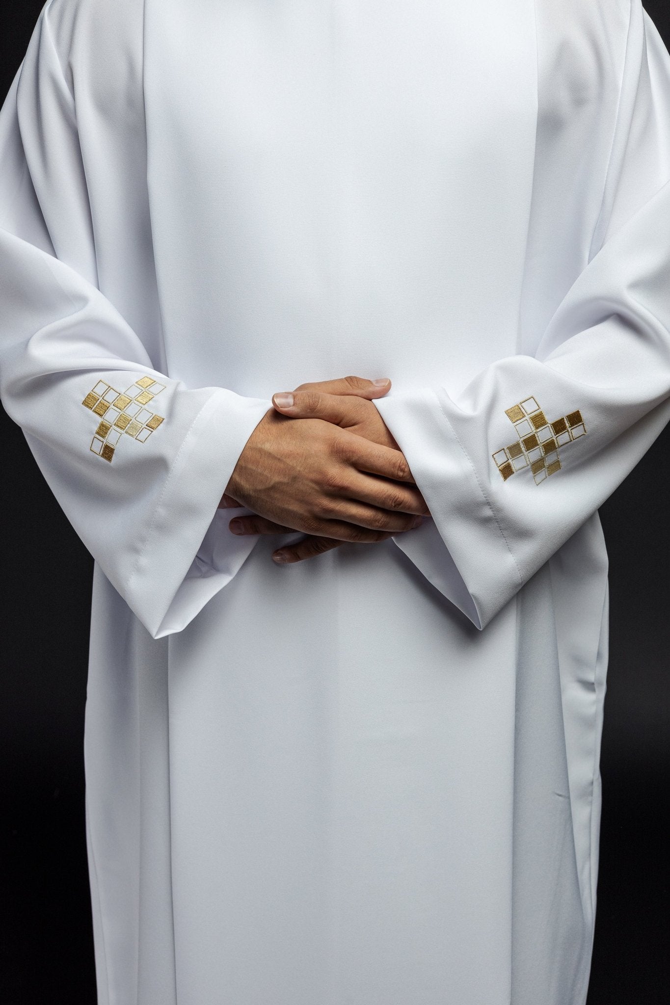 Liturgical alb with mosaic cross embroidery S - 6051 - 04 145cm/176cm - HAFTINAUSA.COM