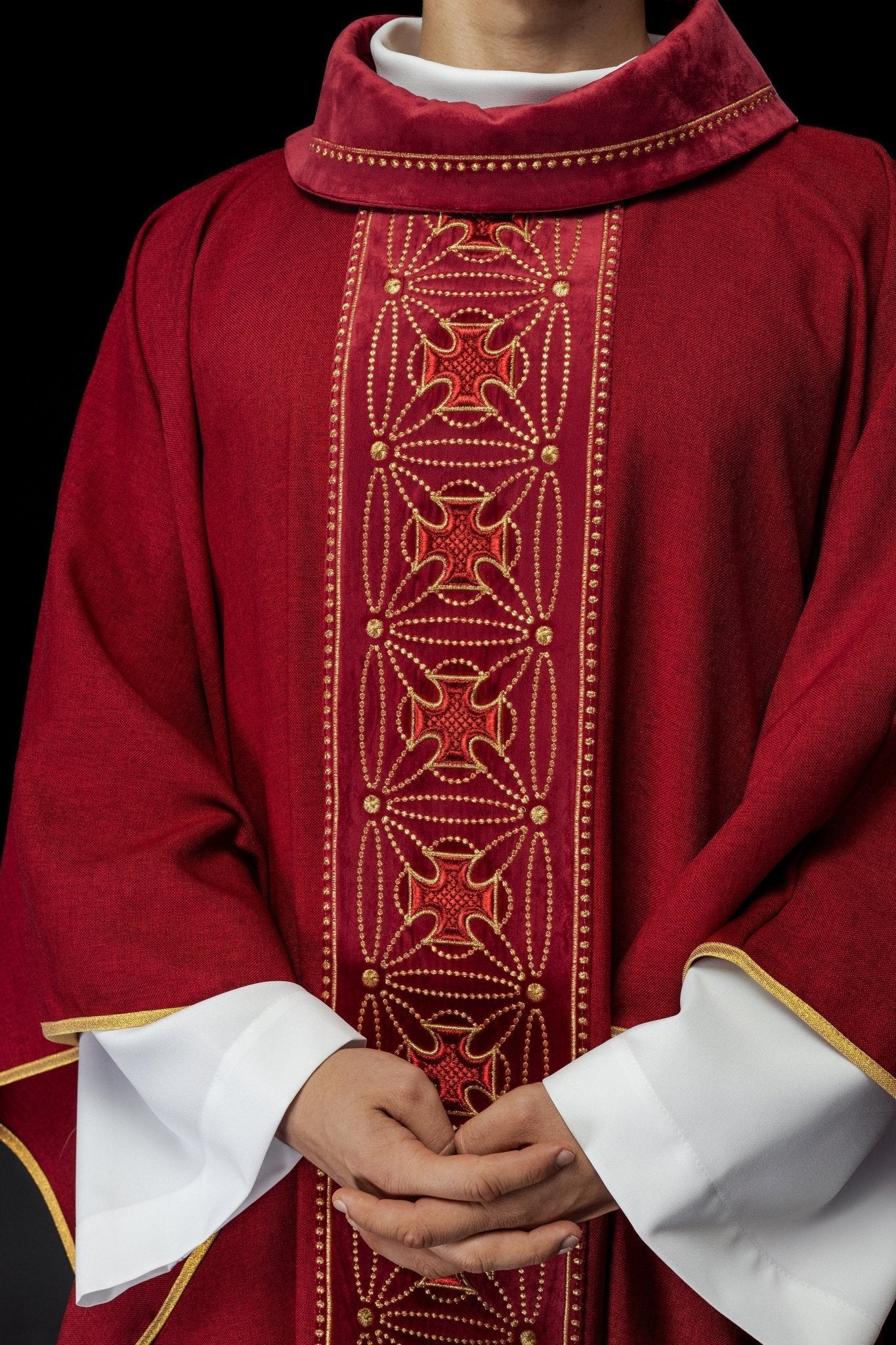 Liturgical chasuble with richly decorated belt with crosses in red color S - 7071 - 02 - 70 - HAFTINAUSA.COM