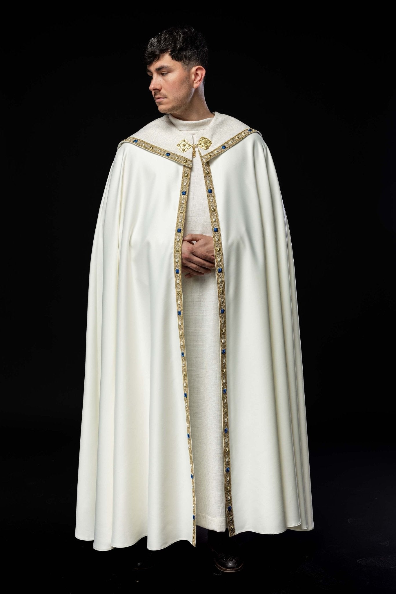 Liturgical cope with embroidered Marian coat of arms S - 3074 - 05 - 41 145cm - HAFTINAUSA.COM