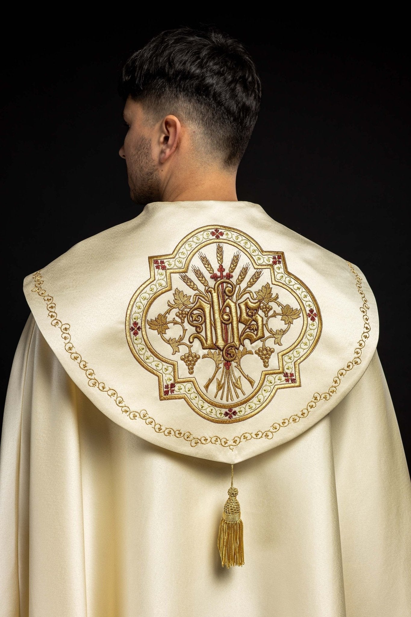 Liturgical cope with gold IHS motif KKP/004/05/20 145cm - HAFTINAUSA.COM