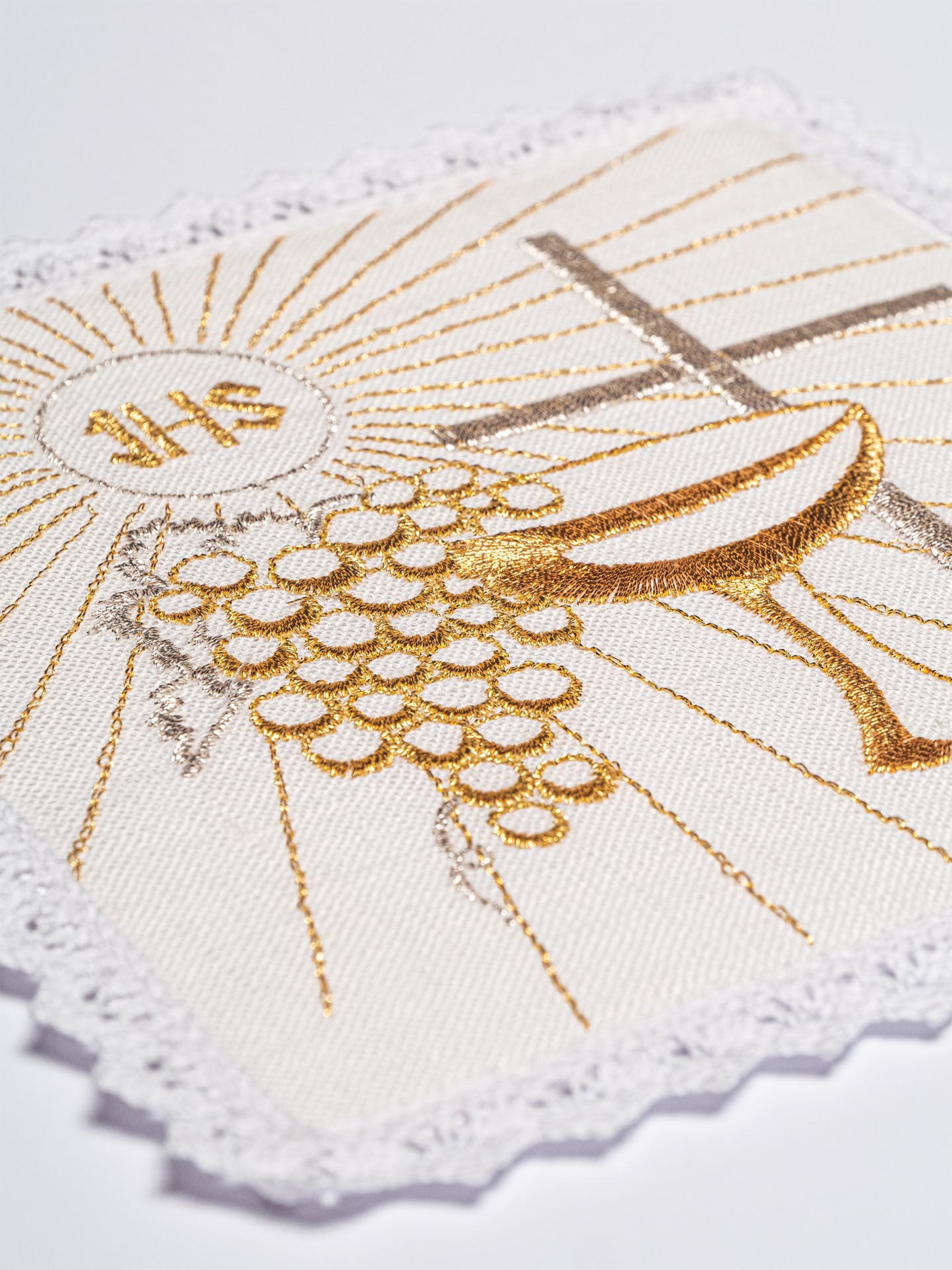 Embroidered altar linens set with Eucharistic motifs